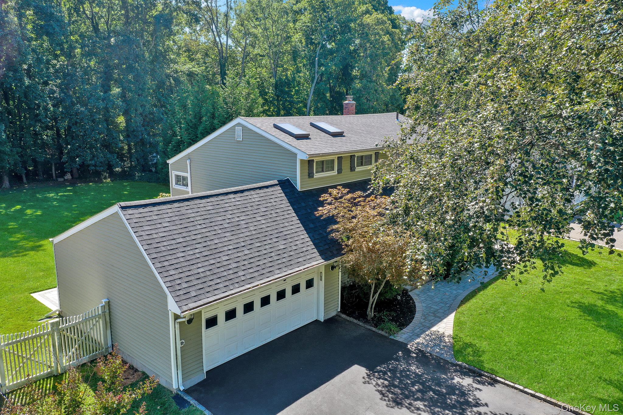 719 Glenridge Lane Property Photo 4