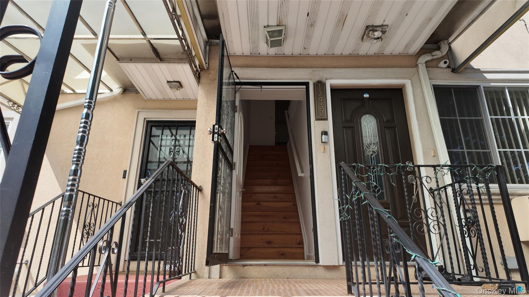 13930 Laurelton Parkway Property Photo 1