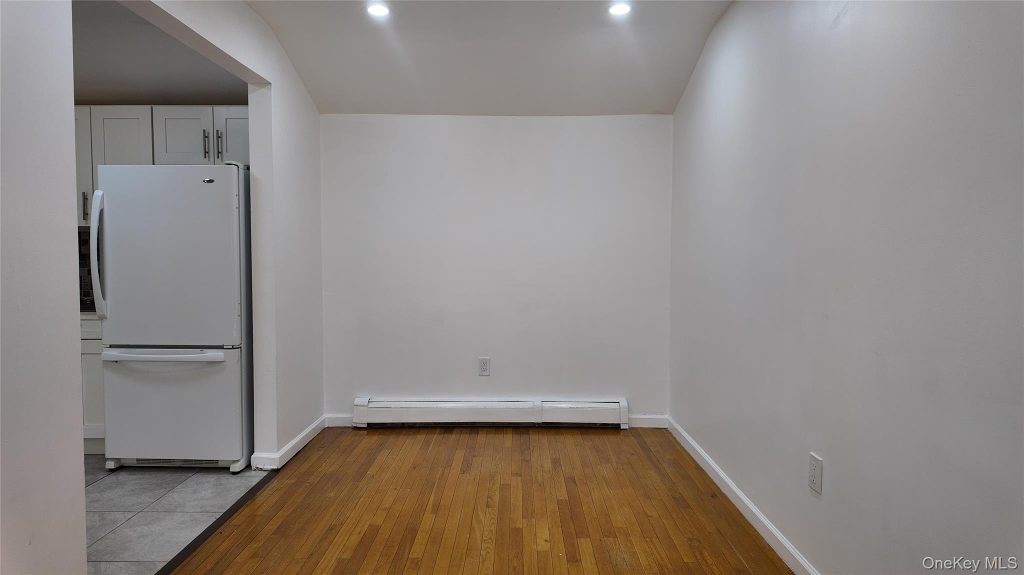 13930 Laurelton Parkway Property Photo 5