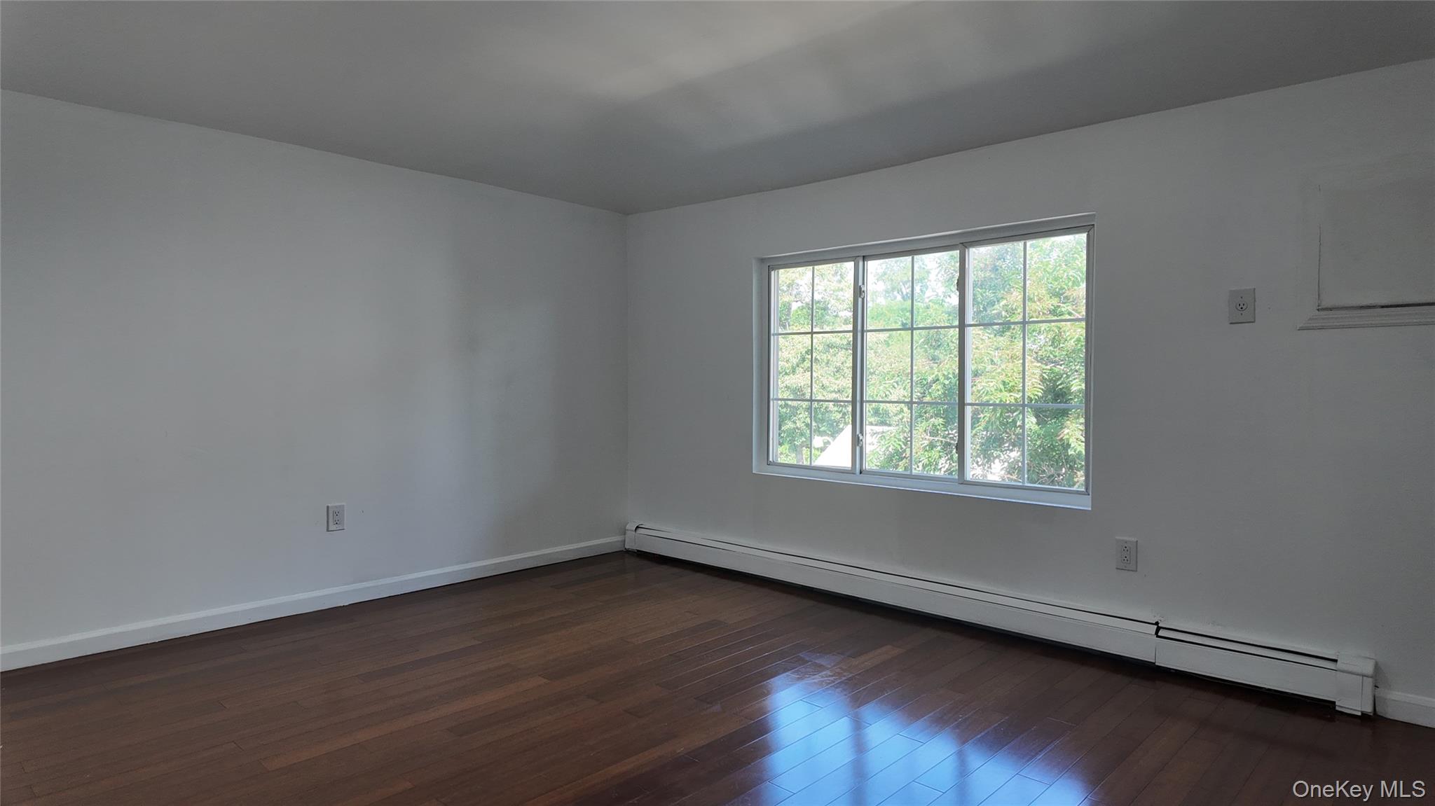 13930 Laurelton Parkway Property Photo 17