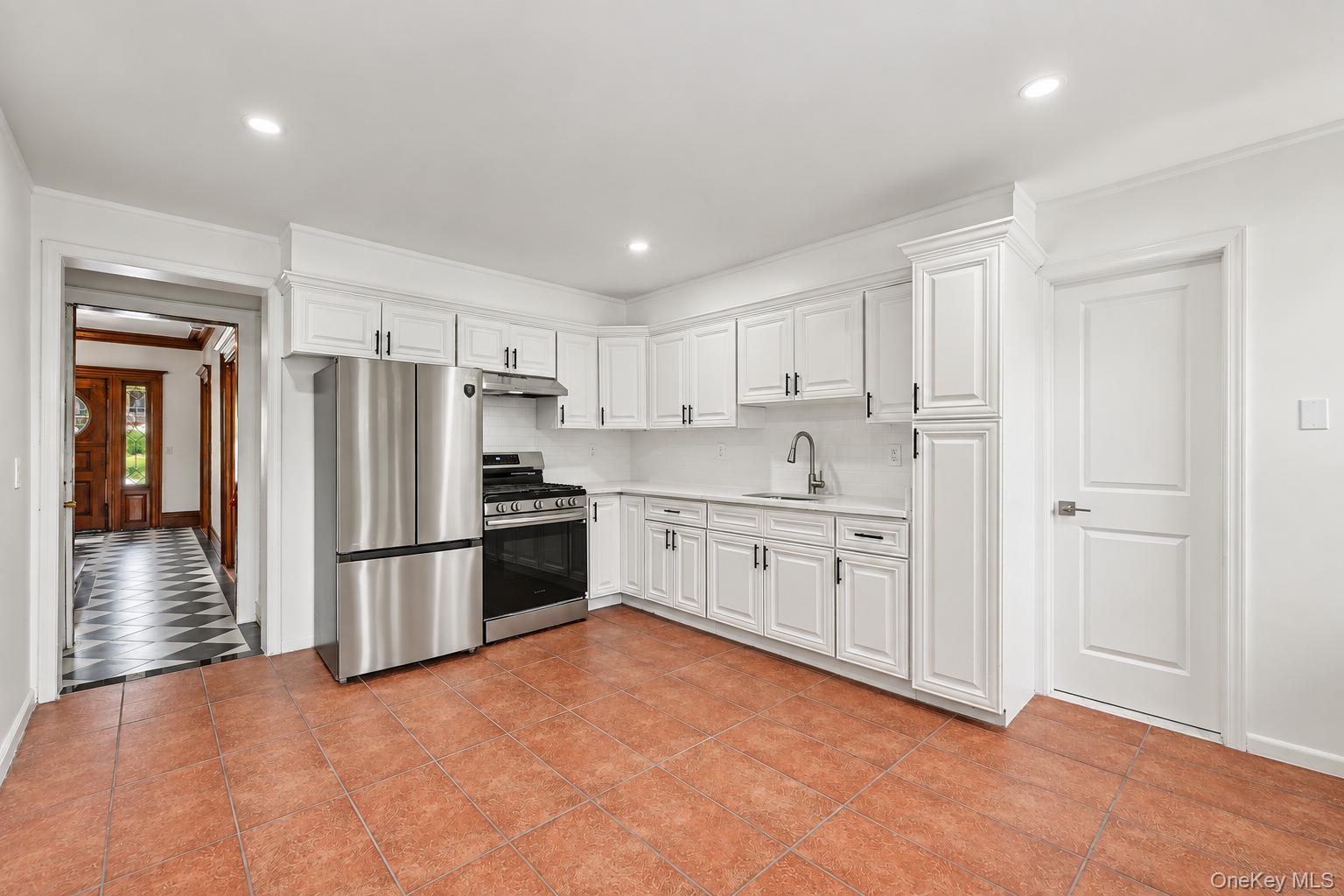 10 Delavan Terrace Property Photo 14