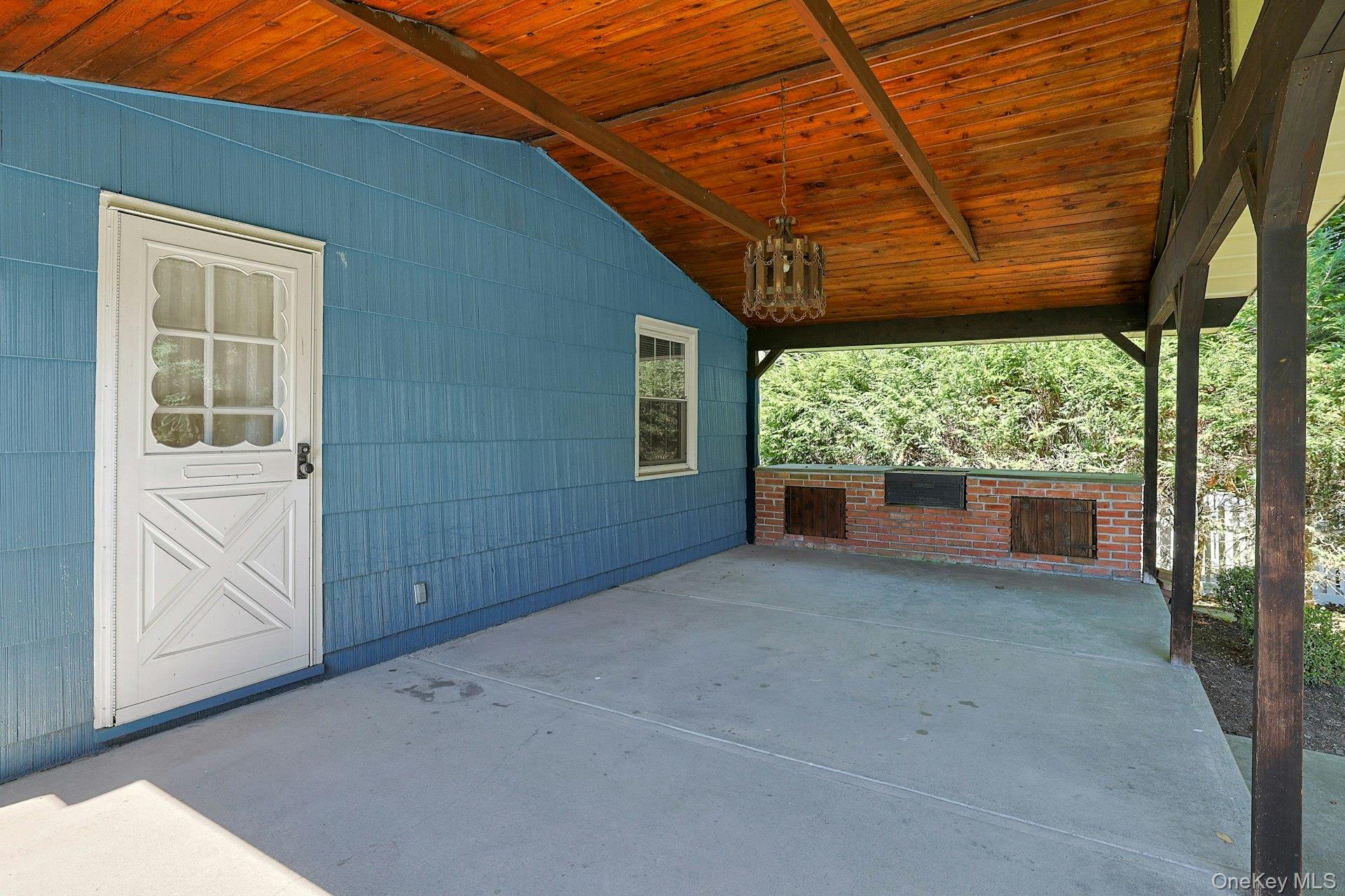 21 Elm Street Property Photo 9
