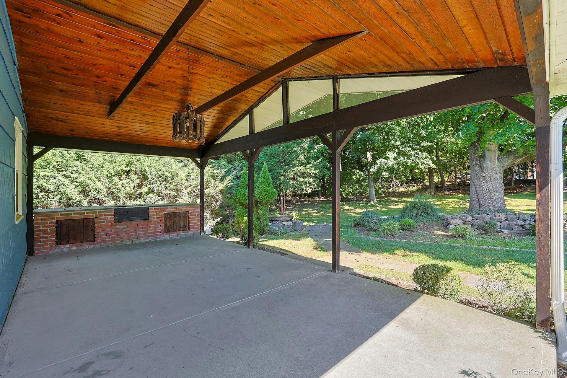 21 Elm Street Property Photo 10