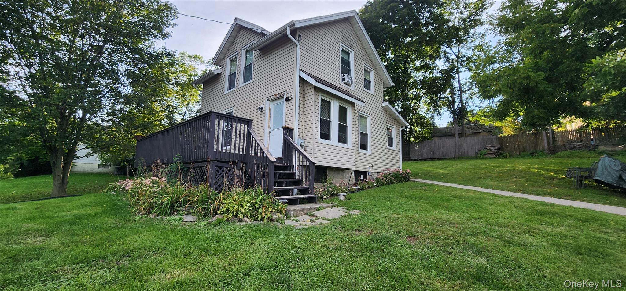 613-615 Salt Point Turnpike Property Photo 1