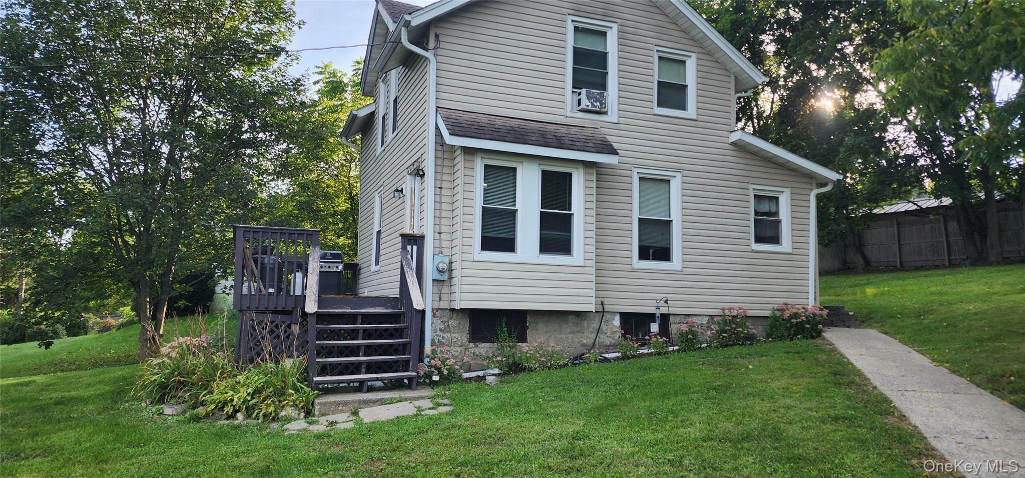 613-615 Salt Point Turnpike Property Photo 2