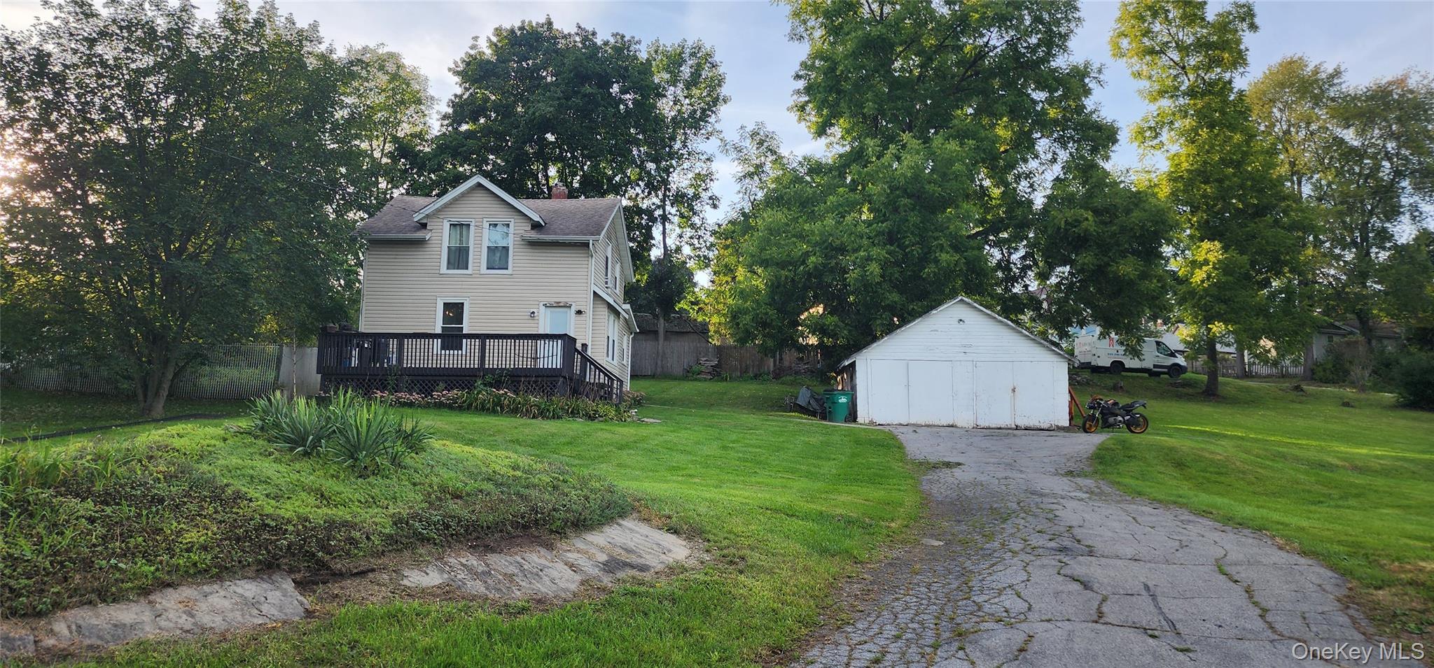 613-615 Salt Point Turnpike Property Photo 3