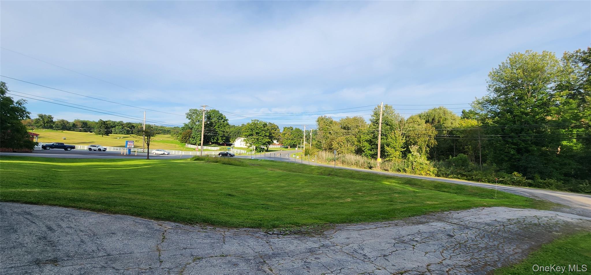 613-615 Salt Point Turnpike Property Photo 6