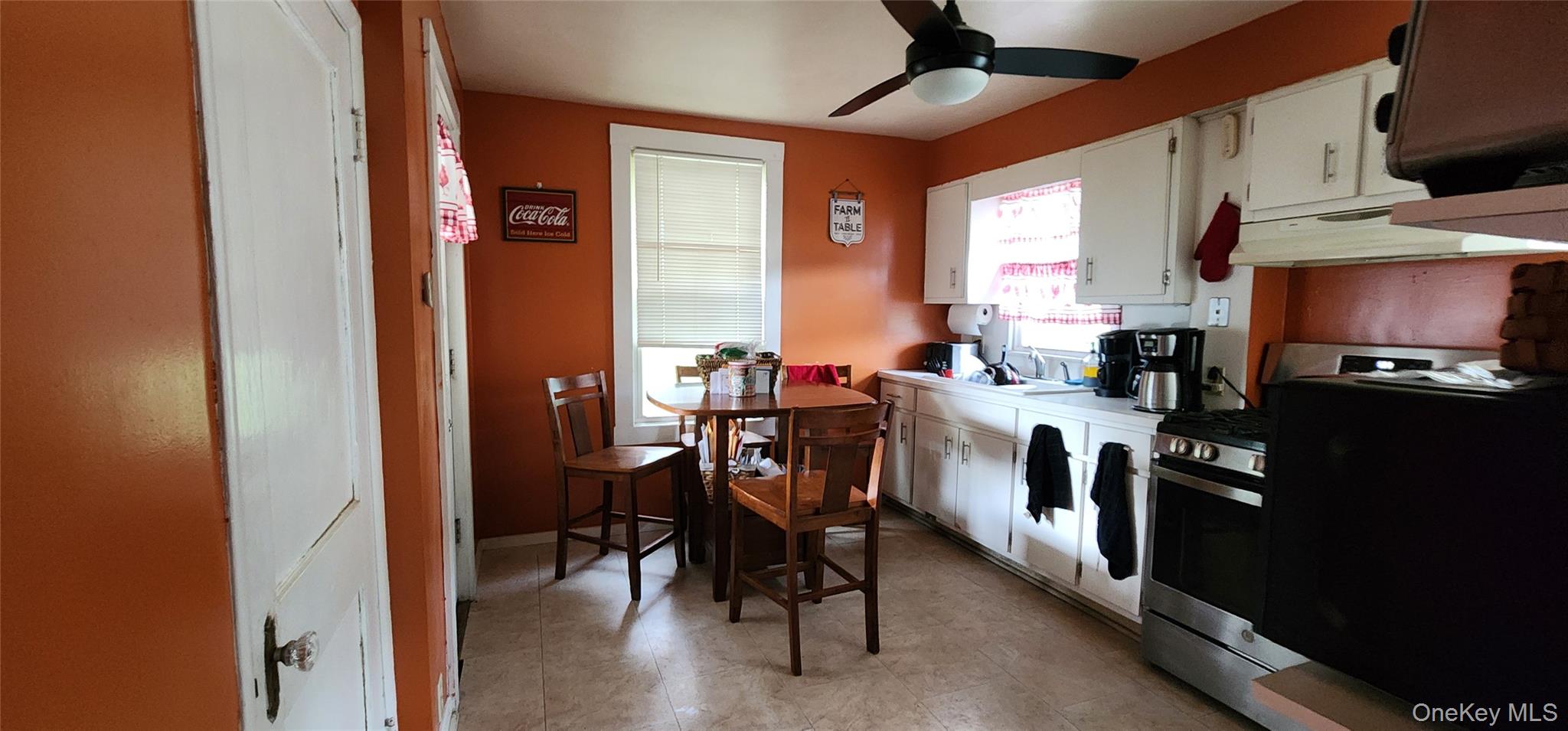 613-615 Salt Point Turnpike Property Photo 8
