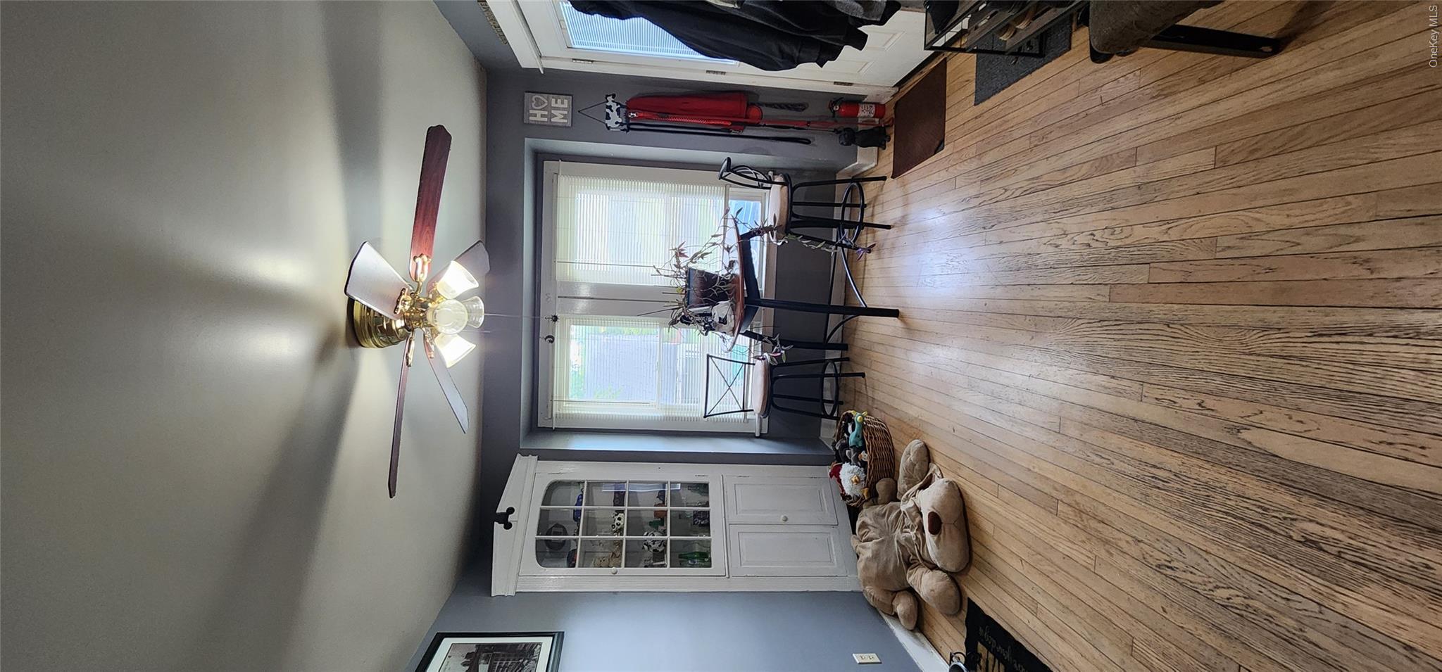 613-615 Salt Point Turnpike Property Photo 9