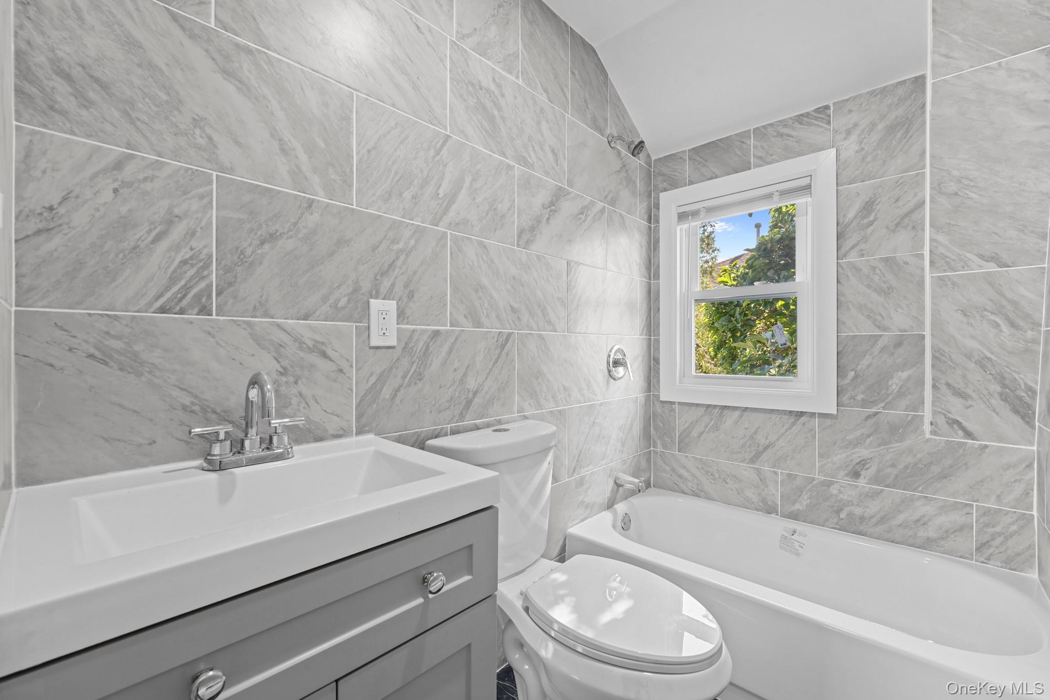 22018 91st Road Property Photo 7