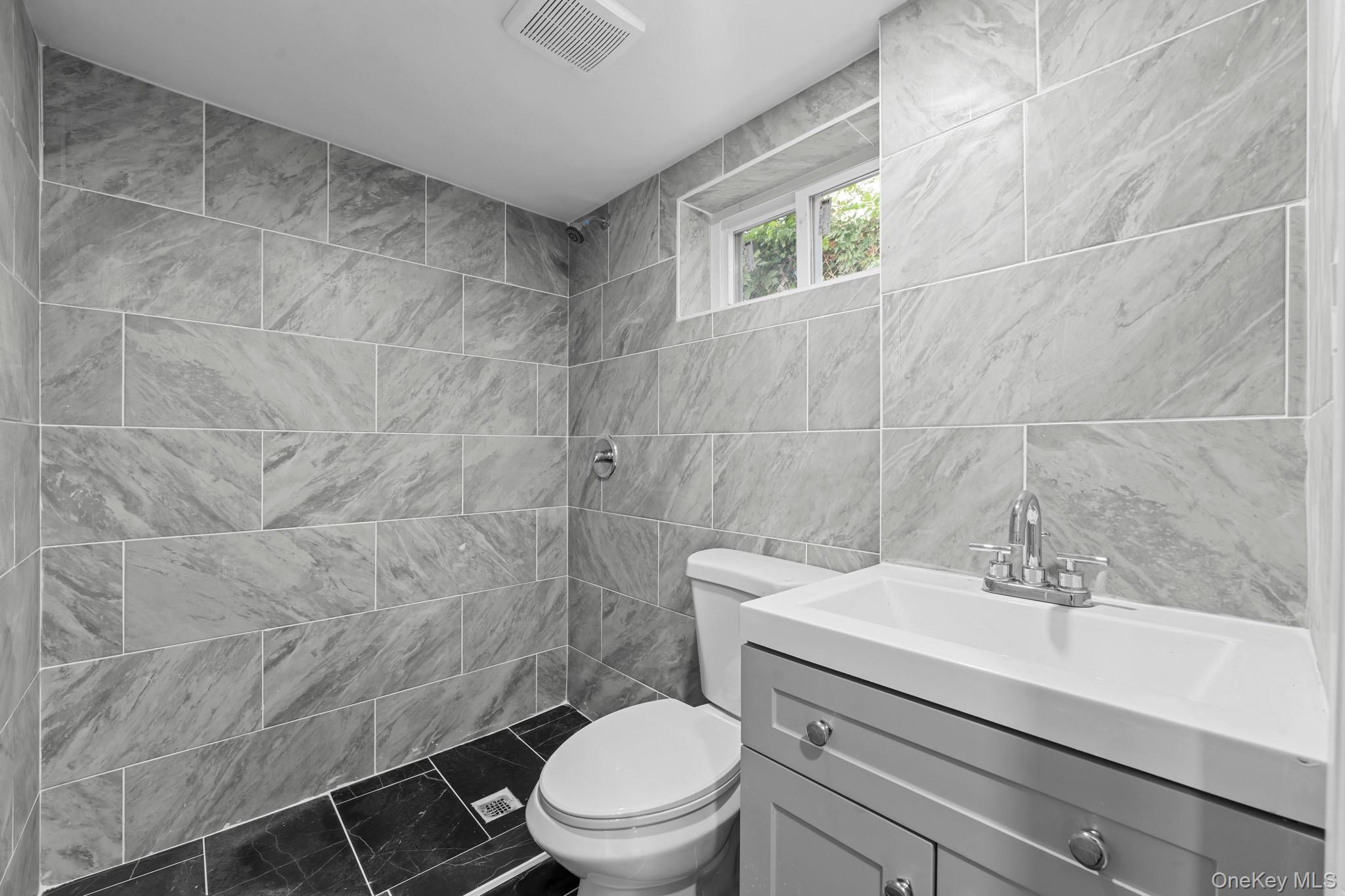 22018 91st Road Property Photo 10