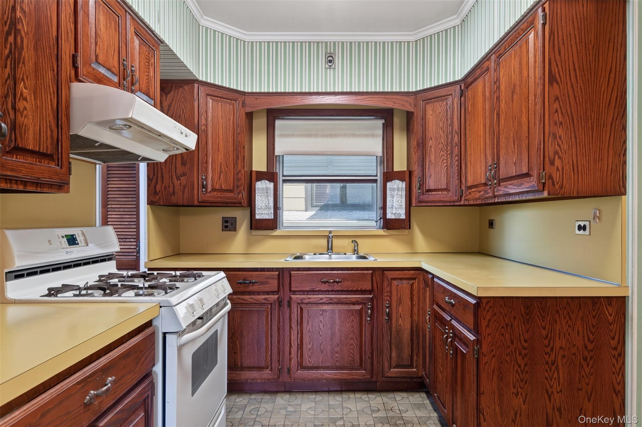 55 Hill Street Property Photo 11