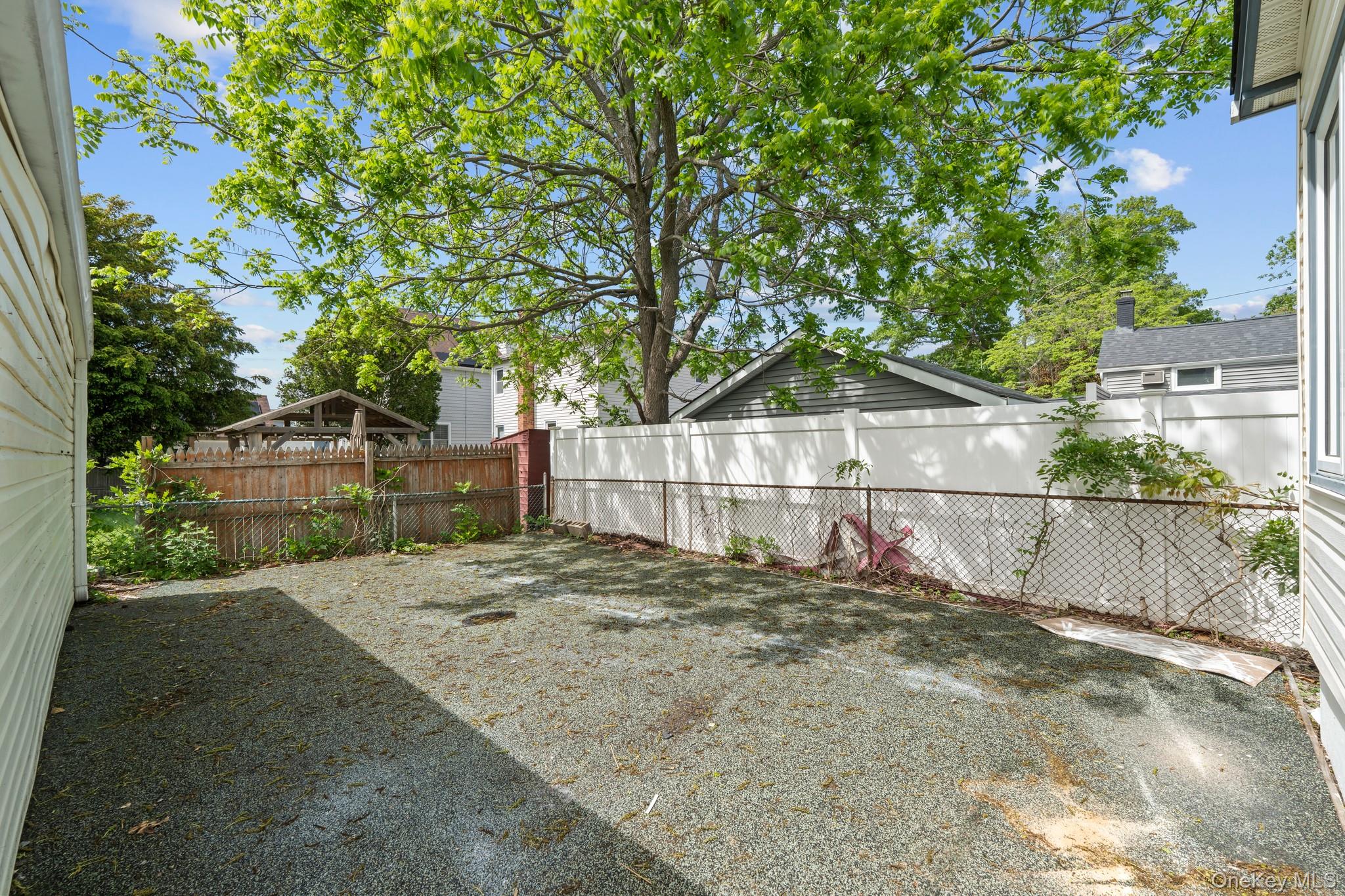 1 Lewis Place Property Photo 12