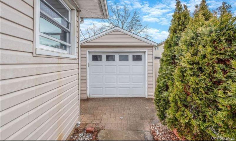196 Westbury Boulevard Property Photo 2