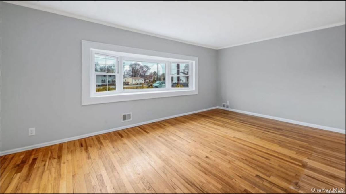 196 Westbury Boulevard Property Photo 5