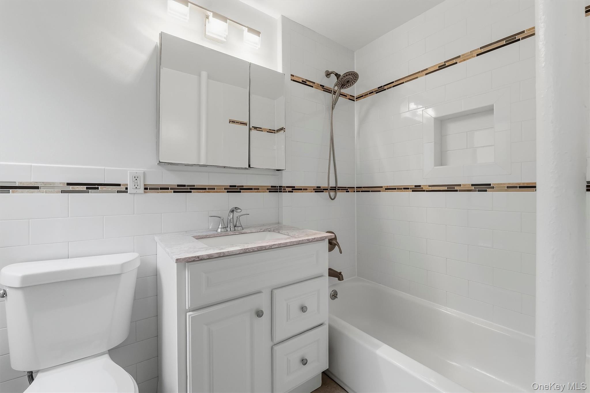 604 Tompkins B15 Property Photo 10