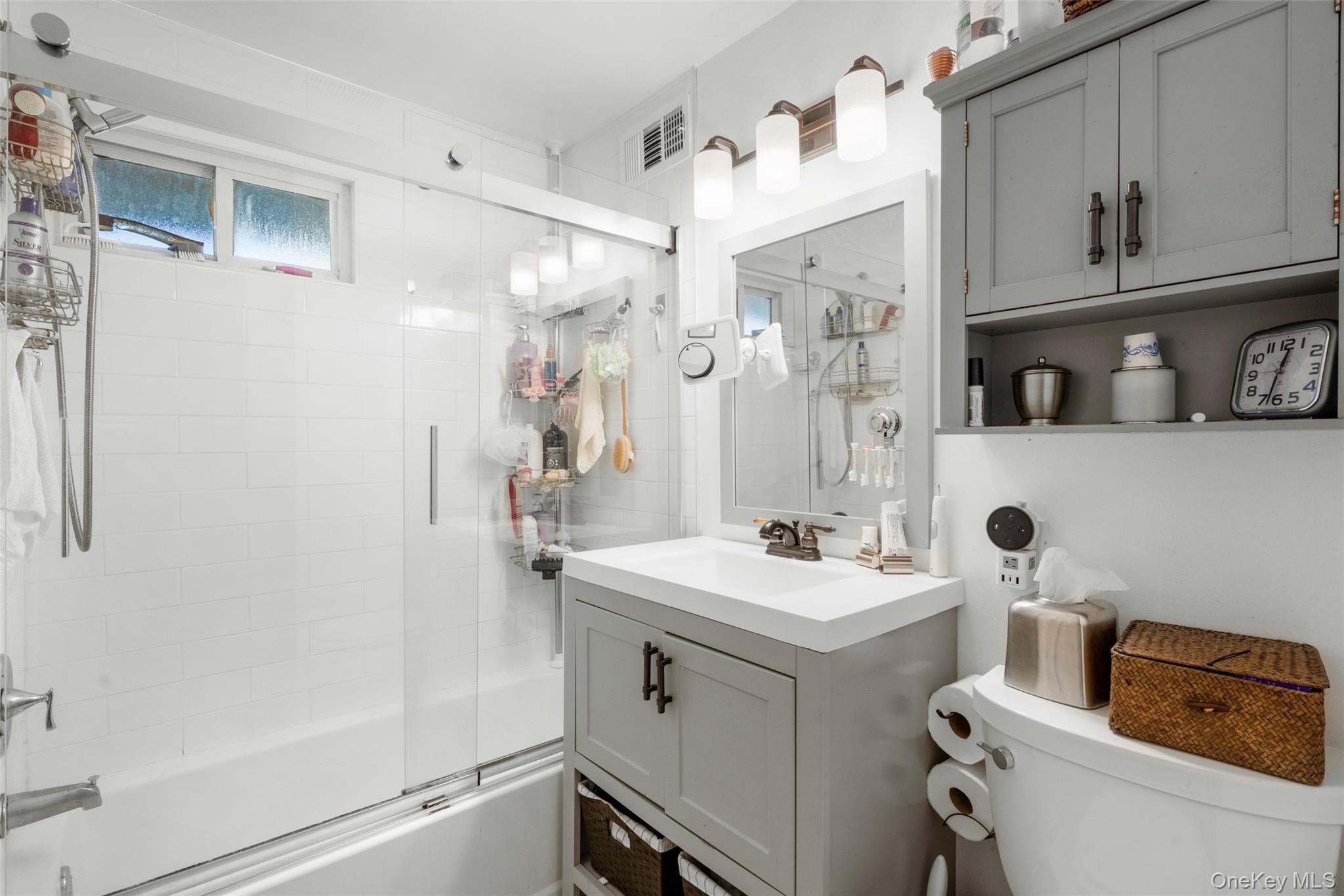 330 First Avenue Property Photo 17
