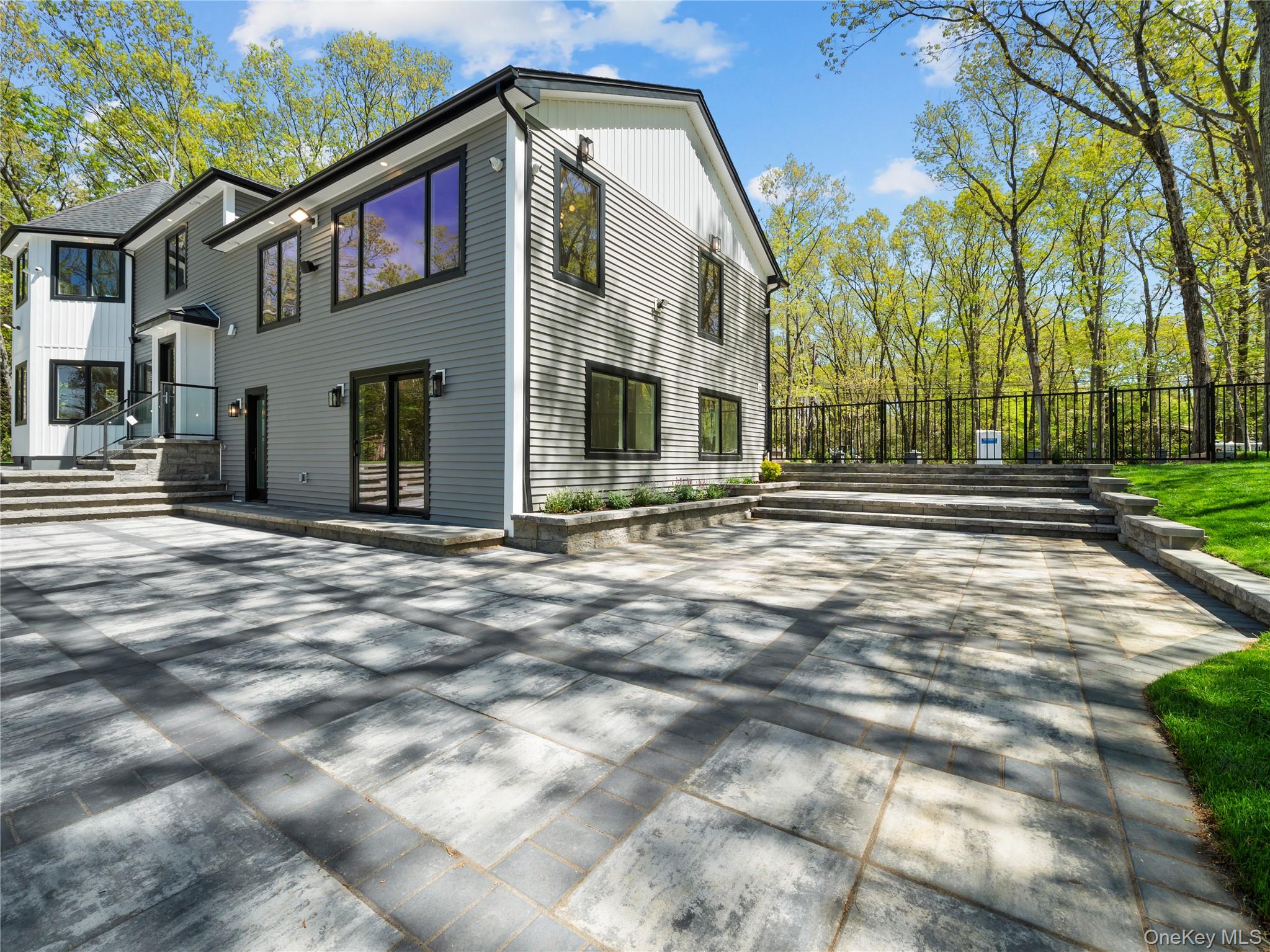 5 N Hills Road Property Photo 5
