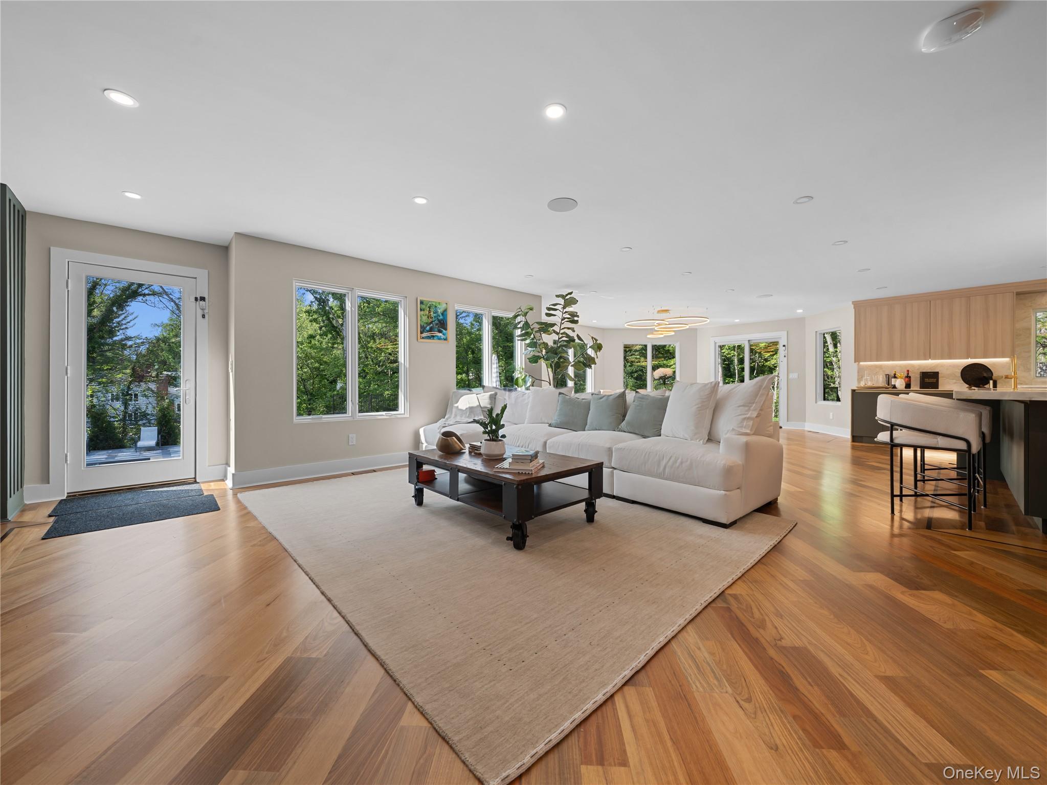 5 N Hills Road Property Photo 11