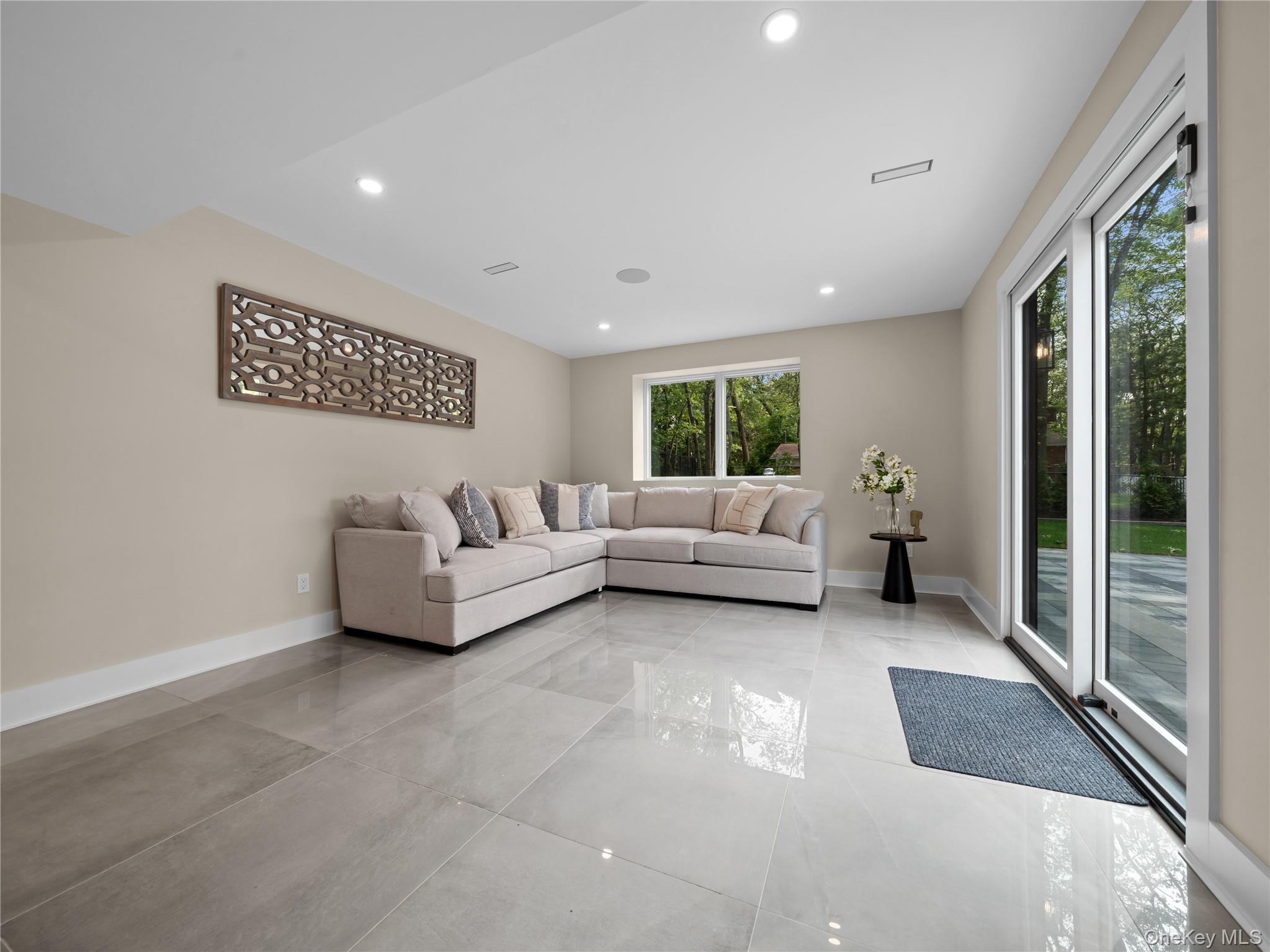 5 N Hills Road Property Photo 45