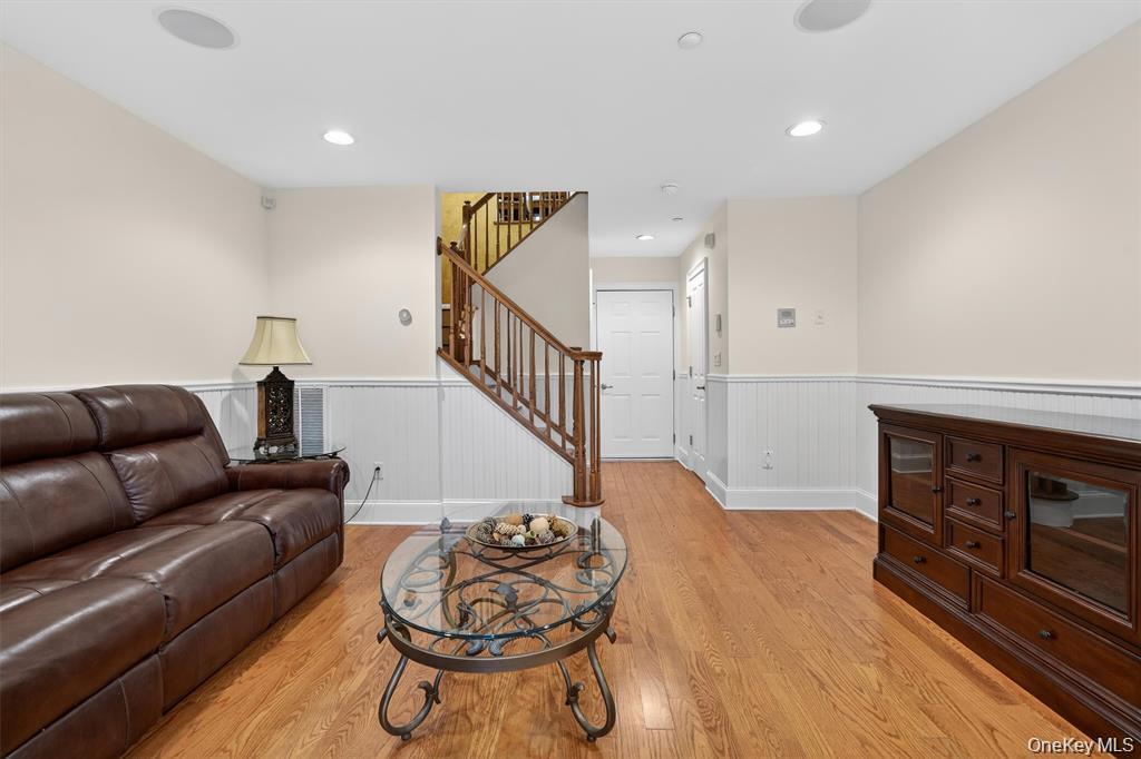 3 Harbor Pointe Drive Property Photo 6