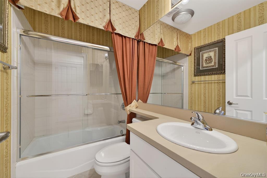 3 Harbor Pointe Drive Property Photo 27