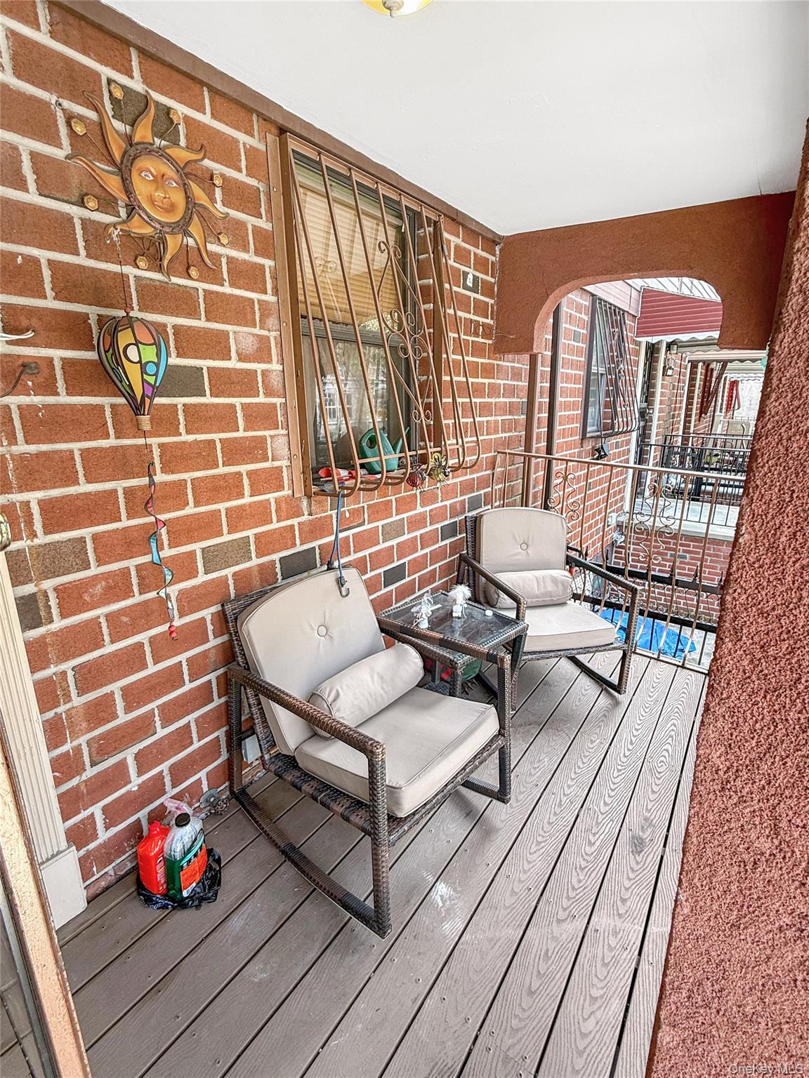 702 Saint Anns Avenue Property Photo 2