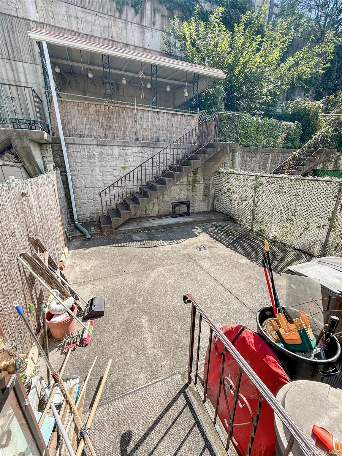 702 Saint Anns Avenue Property Photo 18