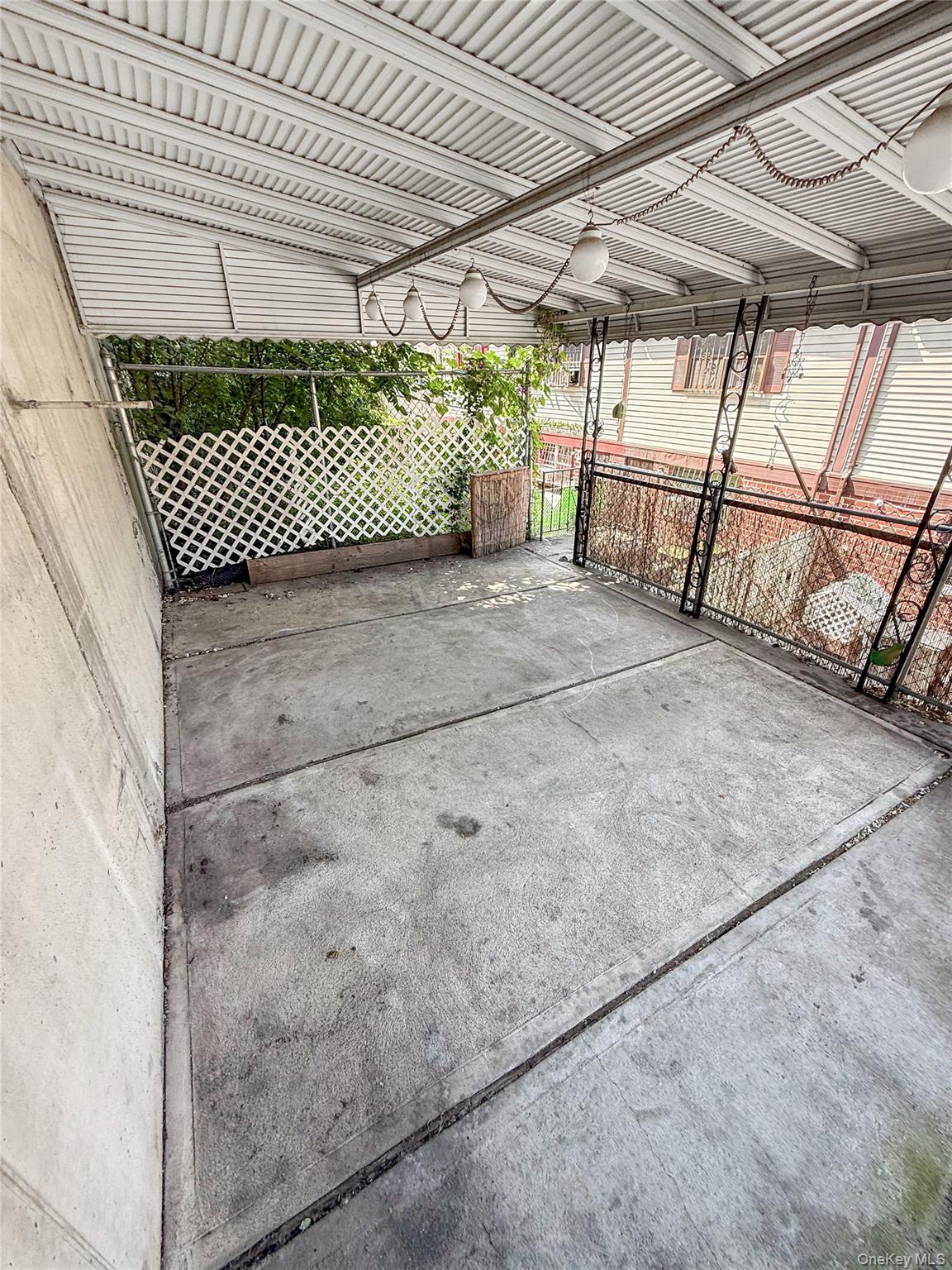 702 Saint Anns Avenue Property Photo 19