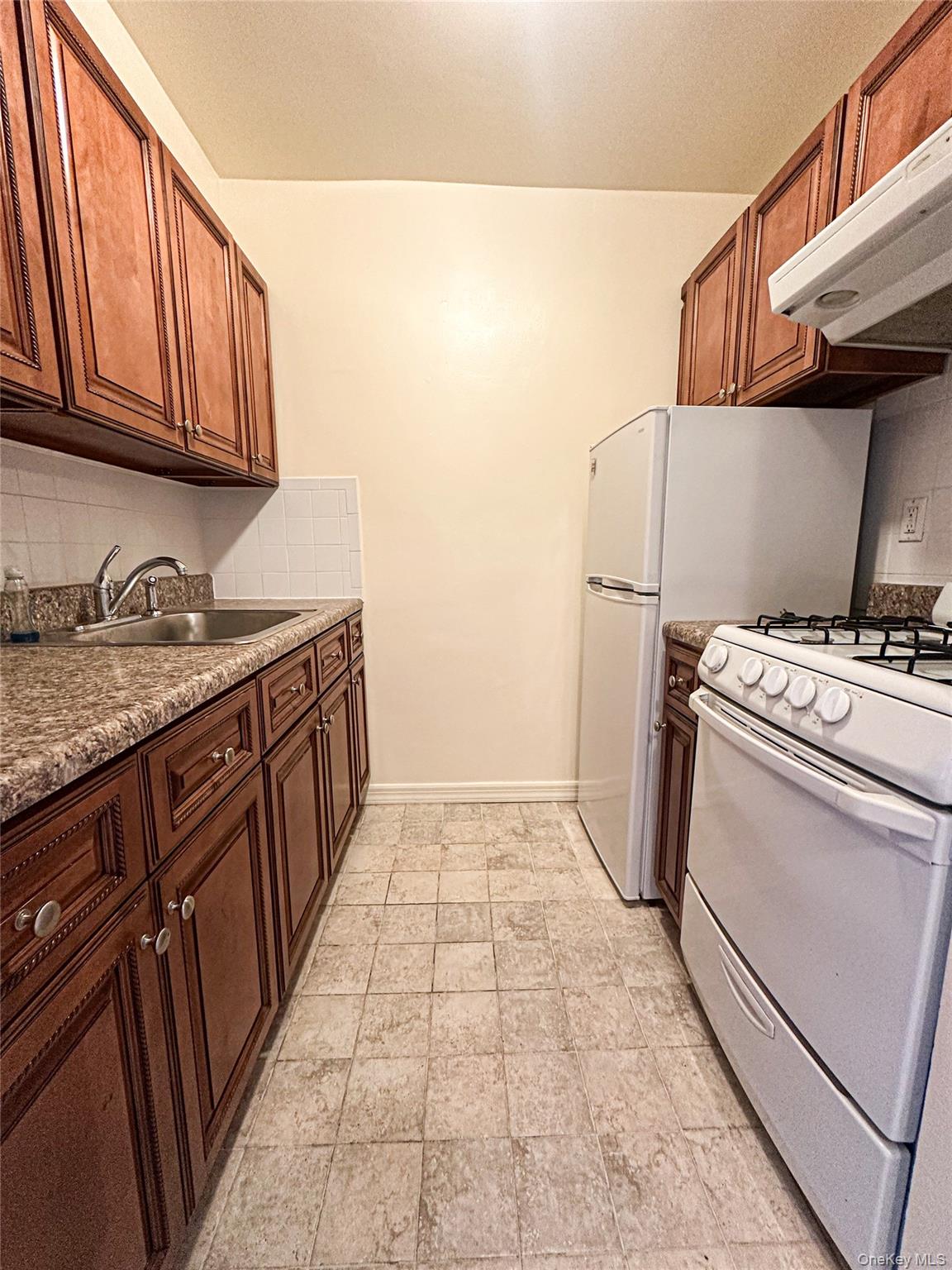 10025 Queens Boulevard 6l Property Photo 2