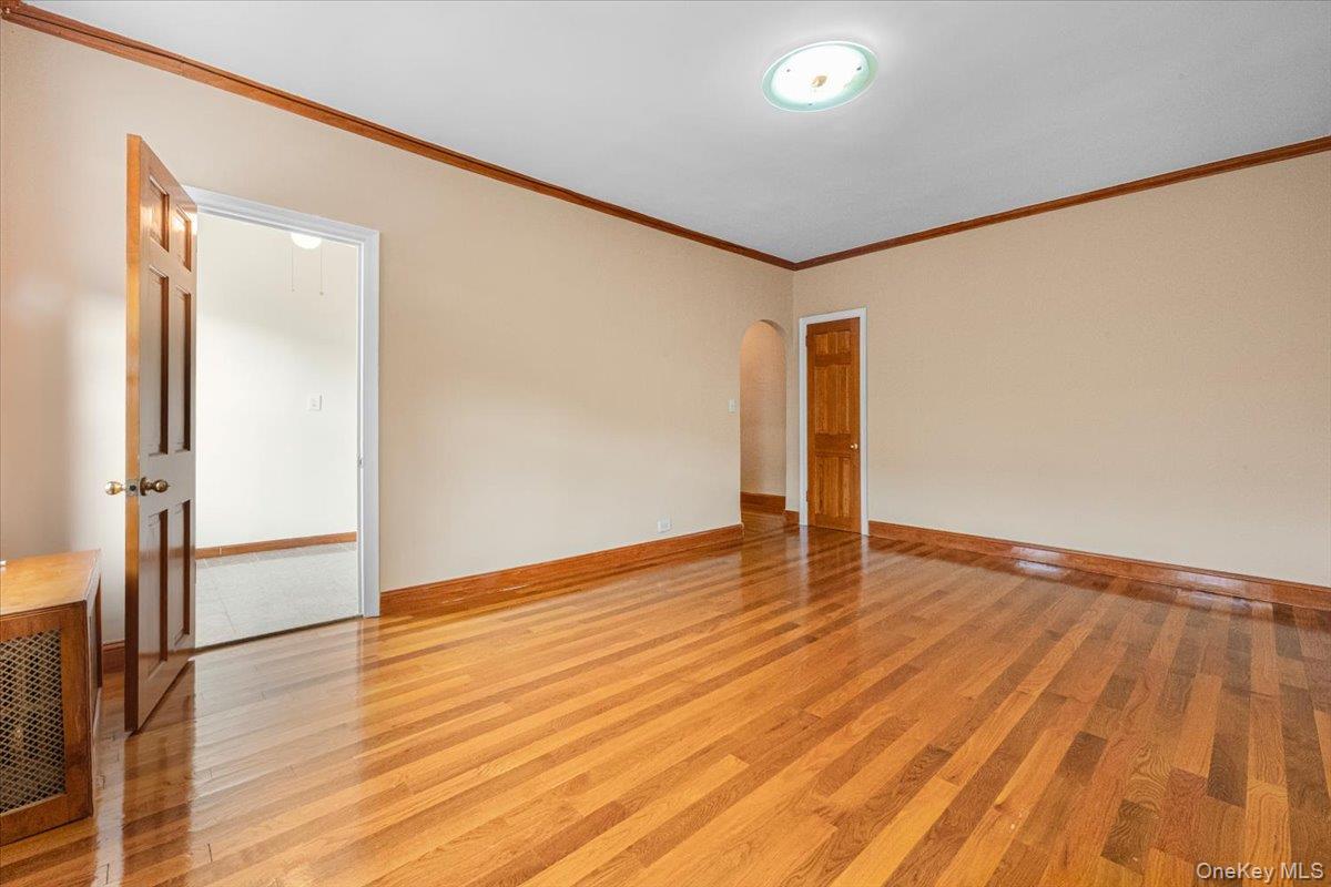 4333 48th Street 2h Property Photo 3