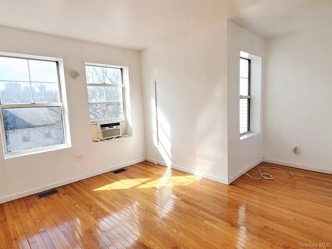 115 Vanderbilt Avenue 115a Property Photo 3