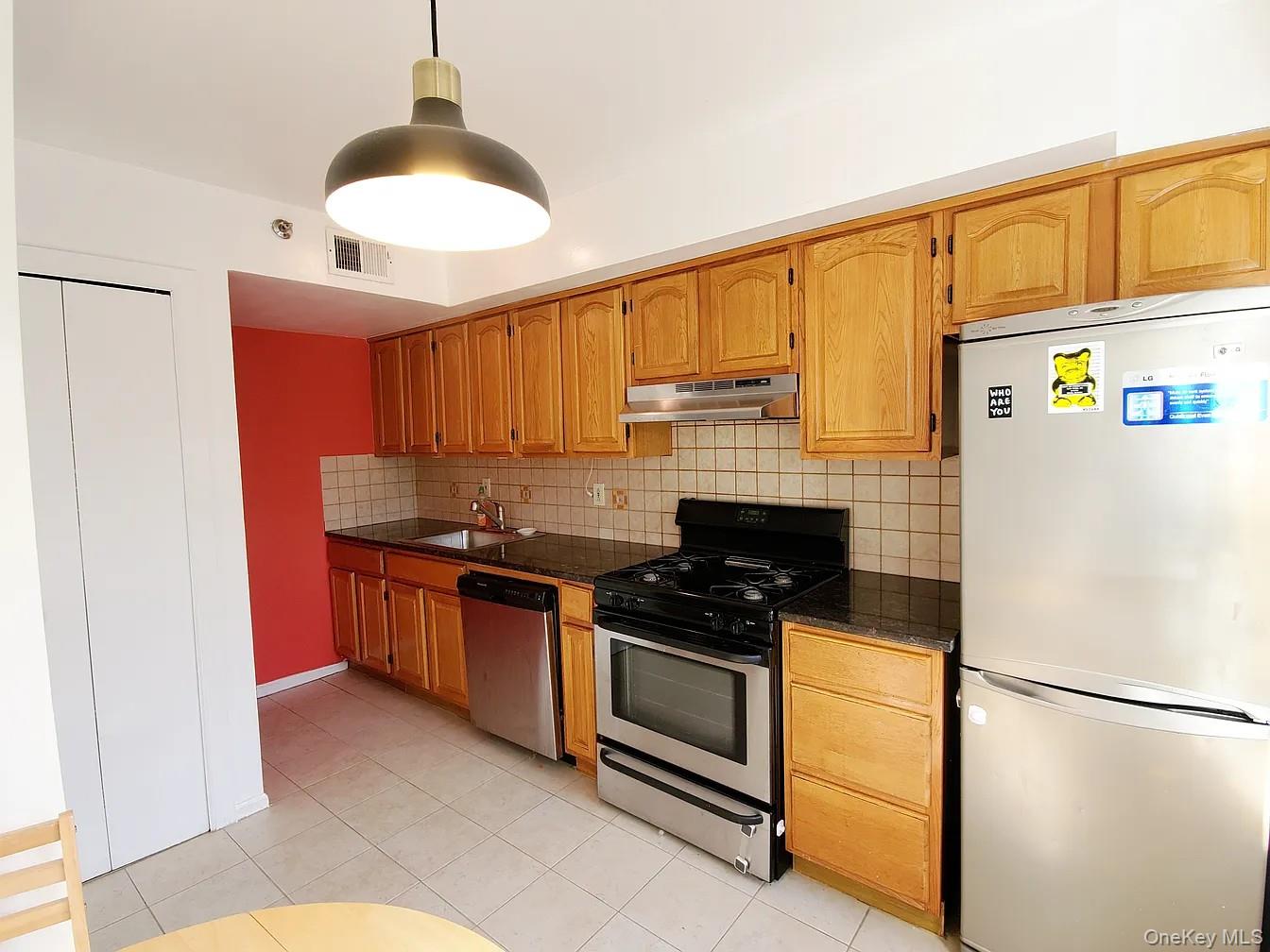 115 Vanderbilt Avenue 115a Property Photo 6