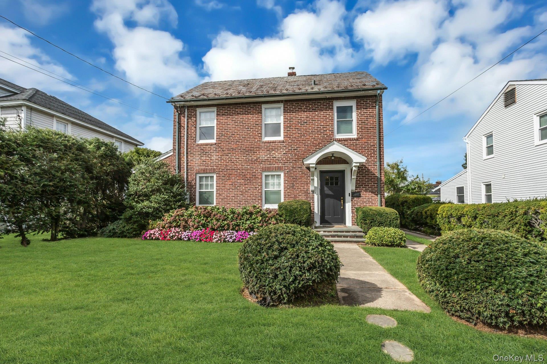 42 Nassau Avenue Property Photo 1