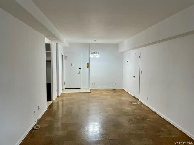 52-30 39 Drive Ln Property Photo 3