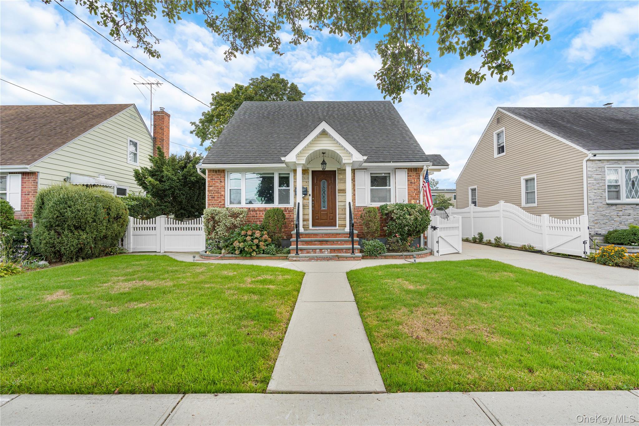 159 Raff Avenue Property Photo 1