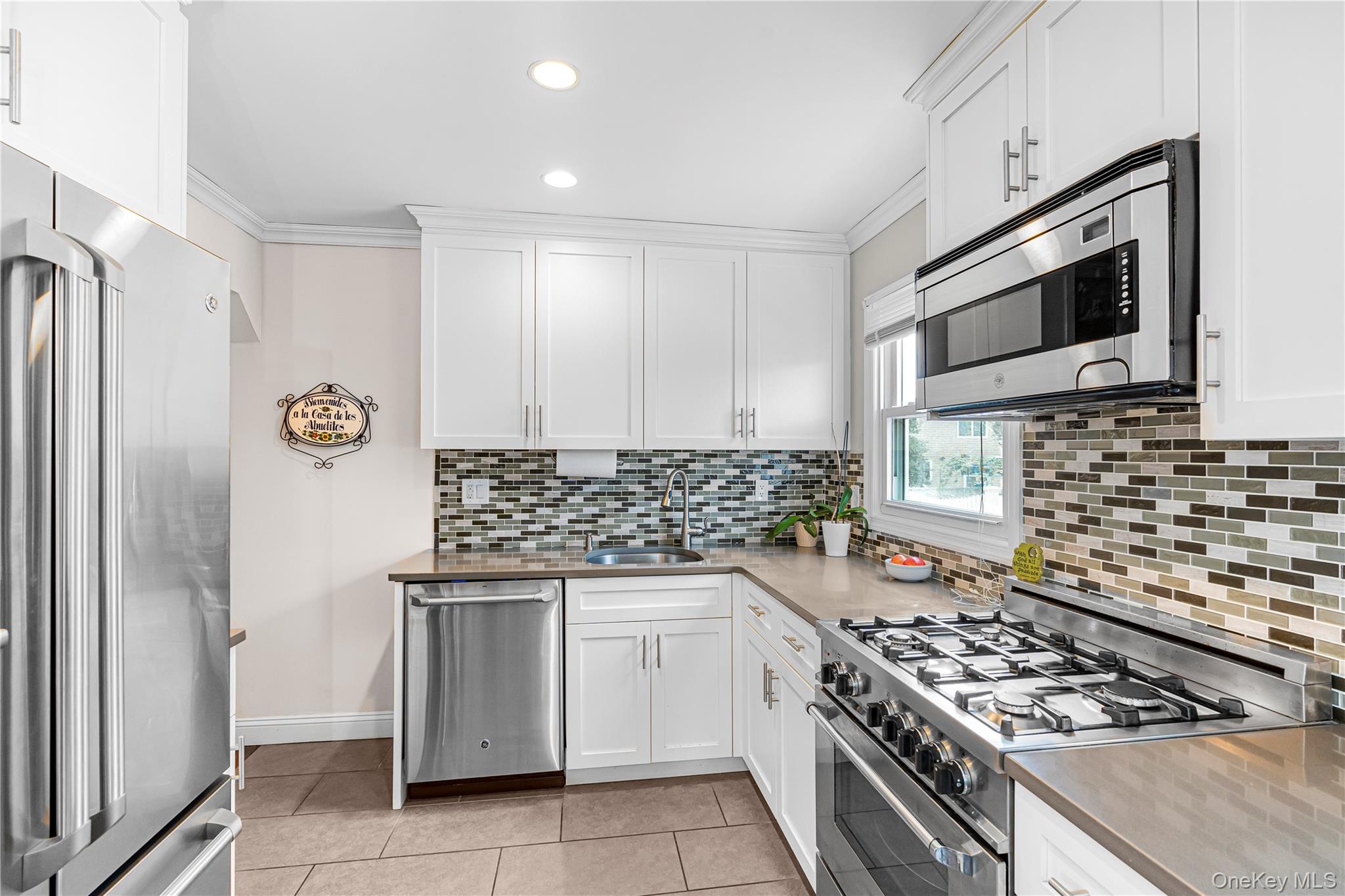 159 Raff Avenue Property Photo 7
