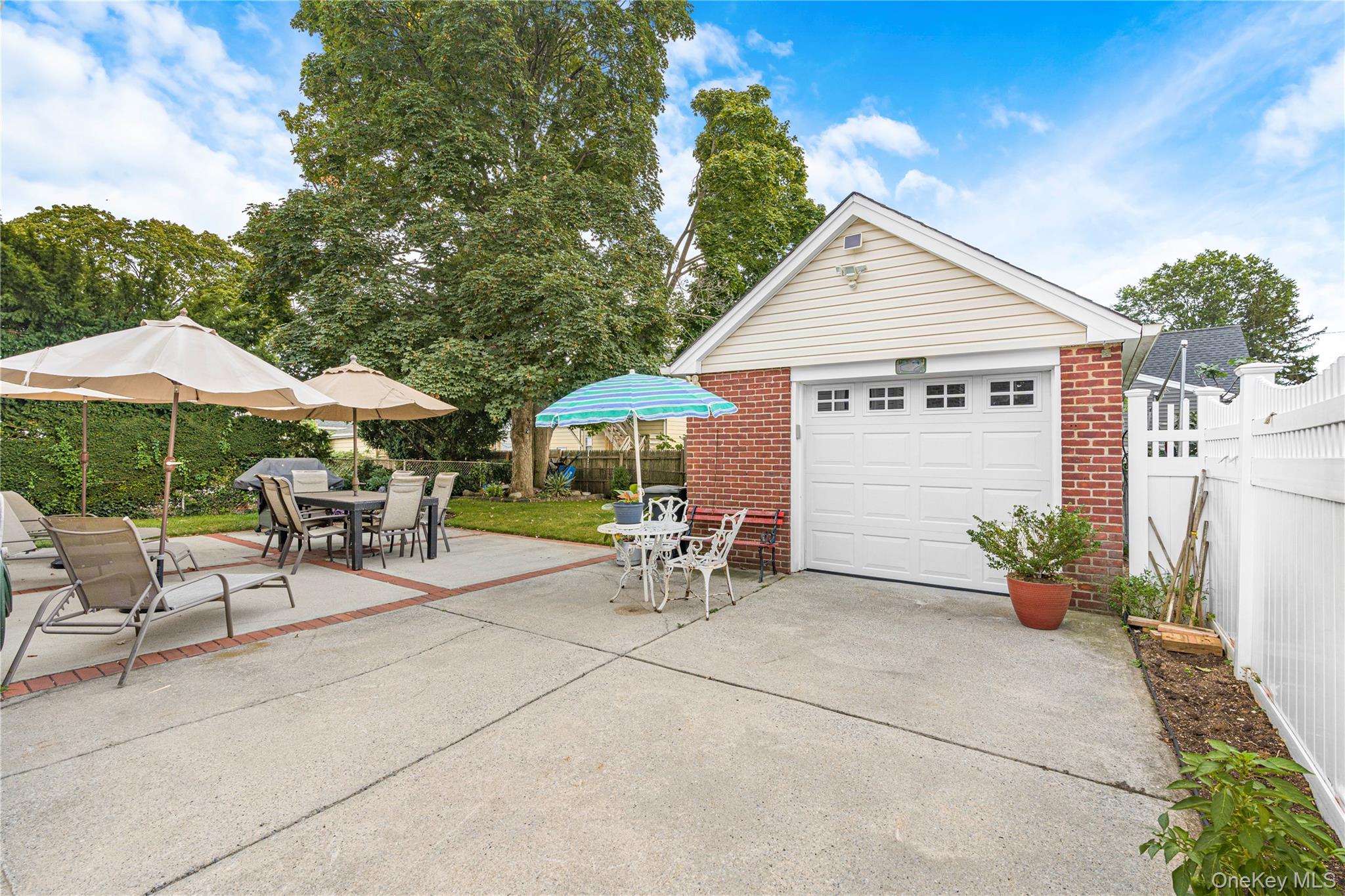 159 Raff Avenue Property Photo 14