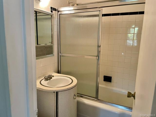 92-30 56 Avenue 6b Property Photo 7
