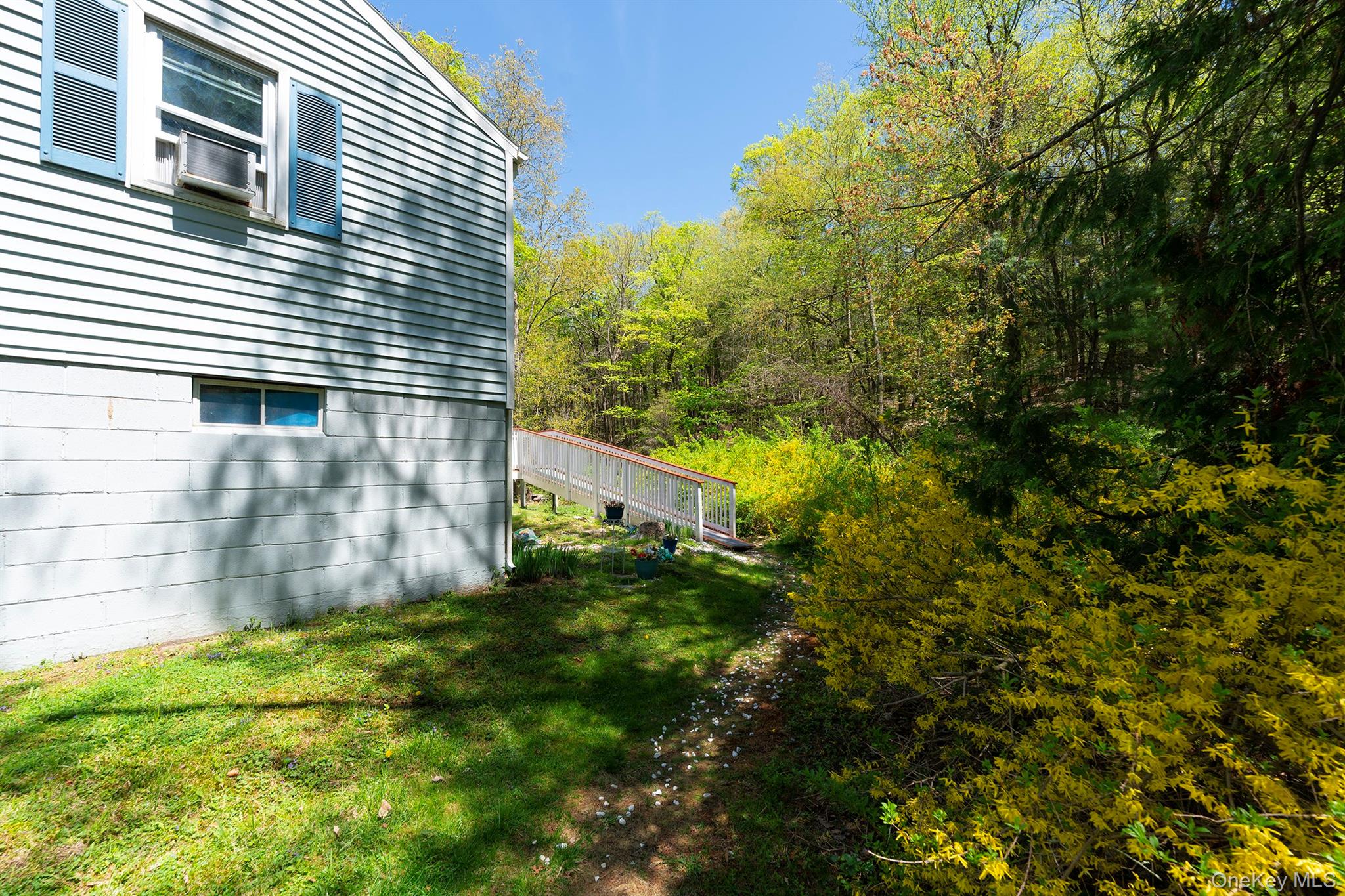 21 Van Dam Property Photo 3
