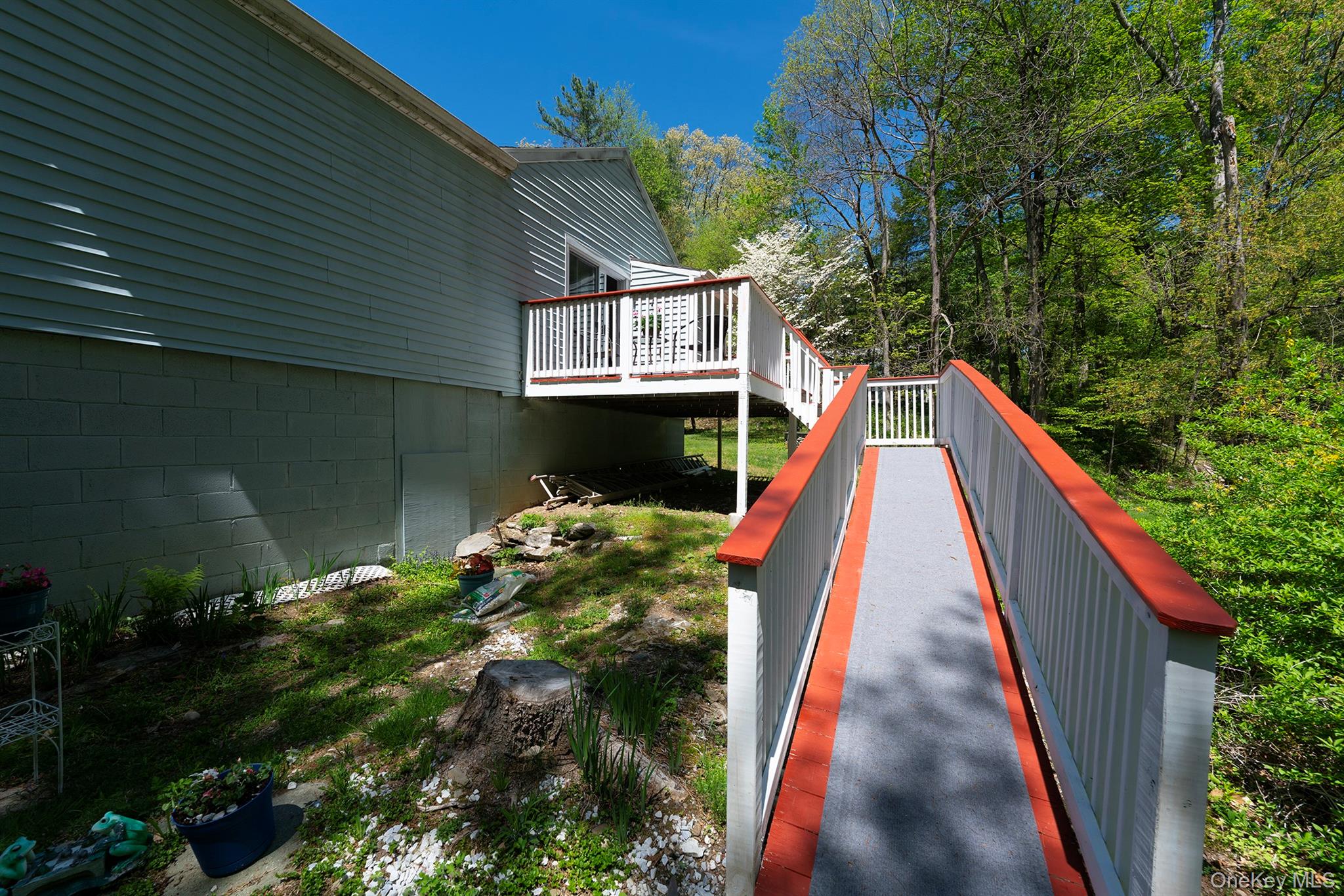 21 Van Dam Property Photo 4