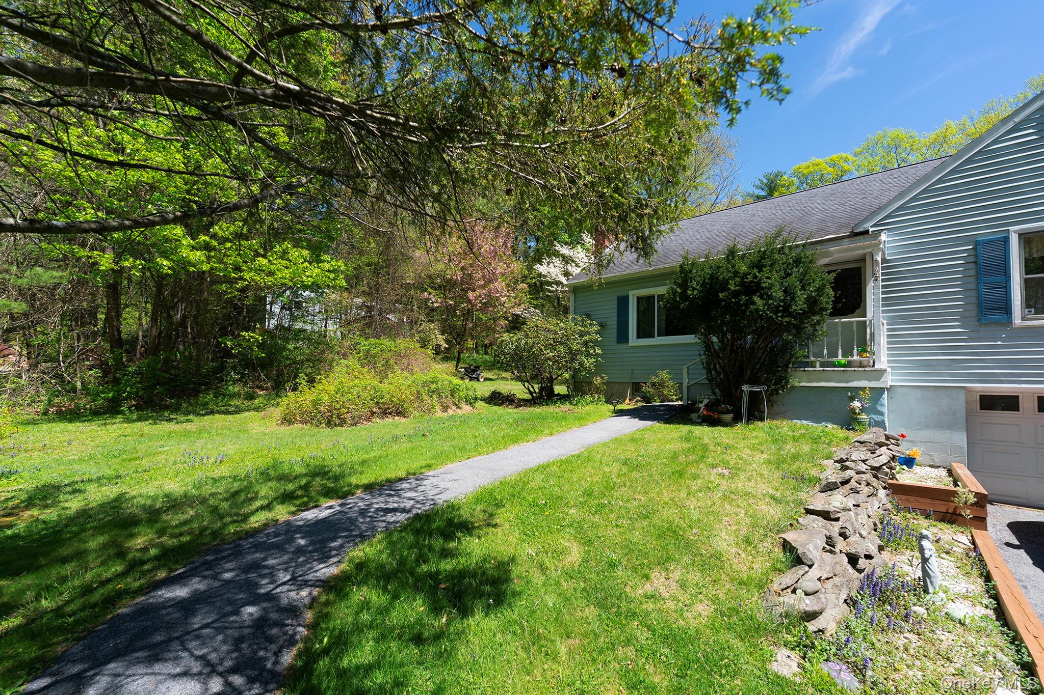 21 Van Dam Property Photo 26
