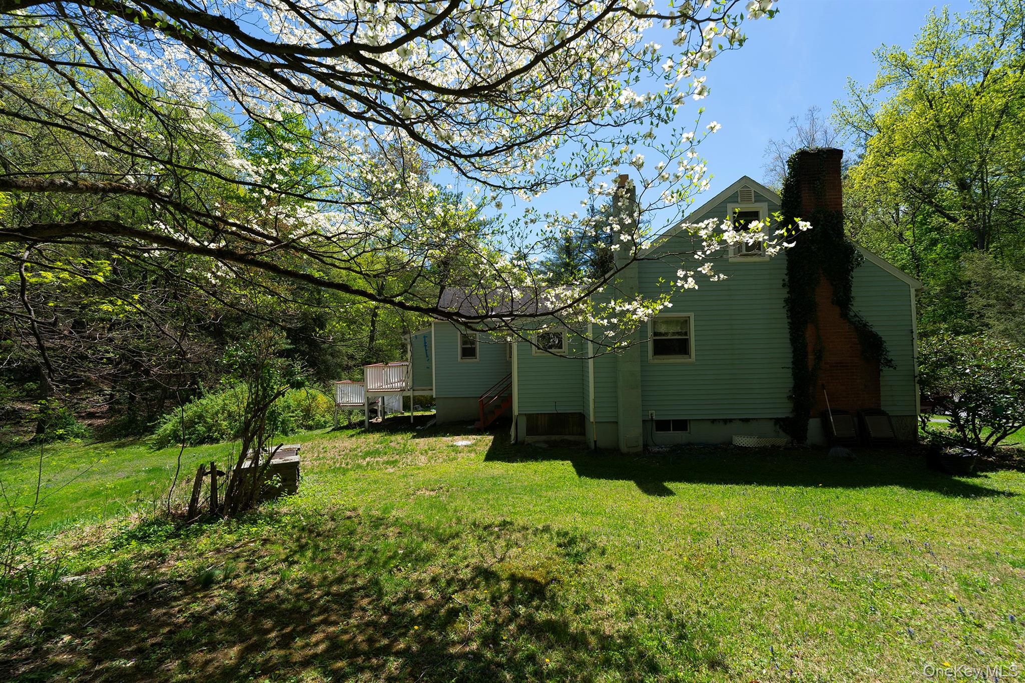 21 Van Dam Property Photo 29