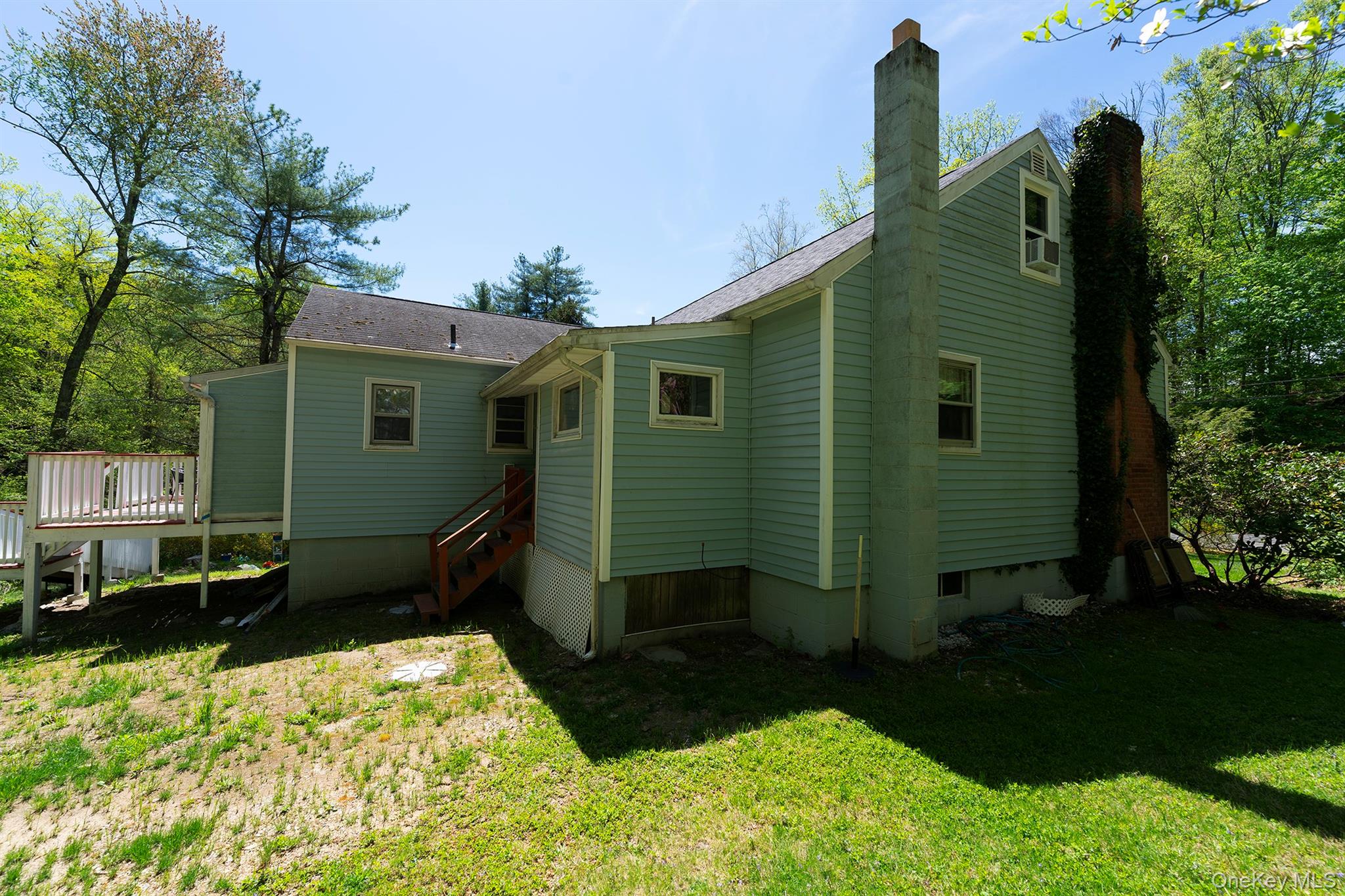 21 Van Dam Property Photo 30