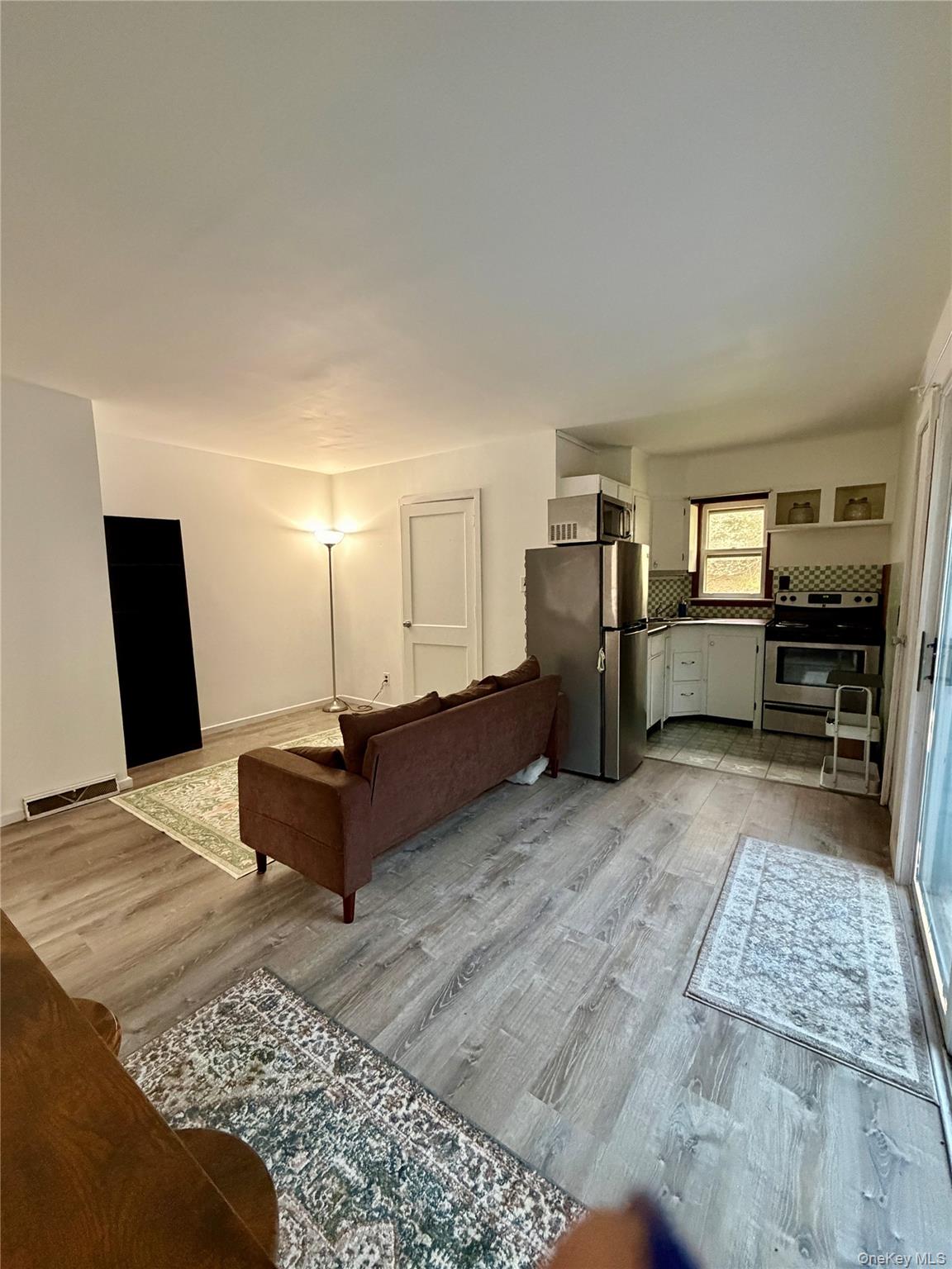 21 Van Dam Property Photo 33