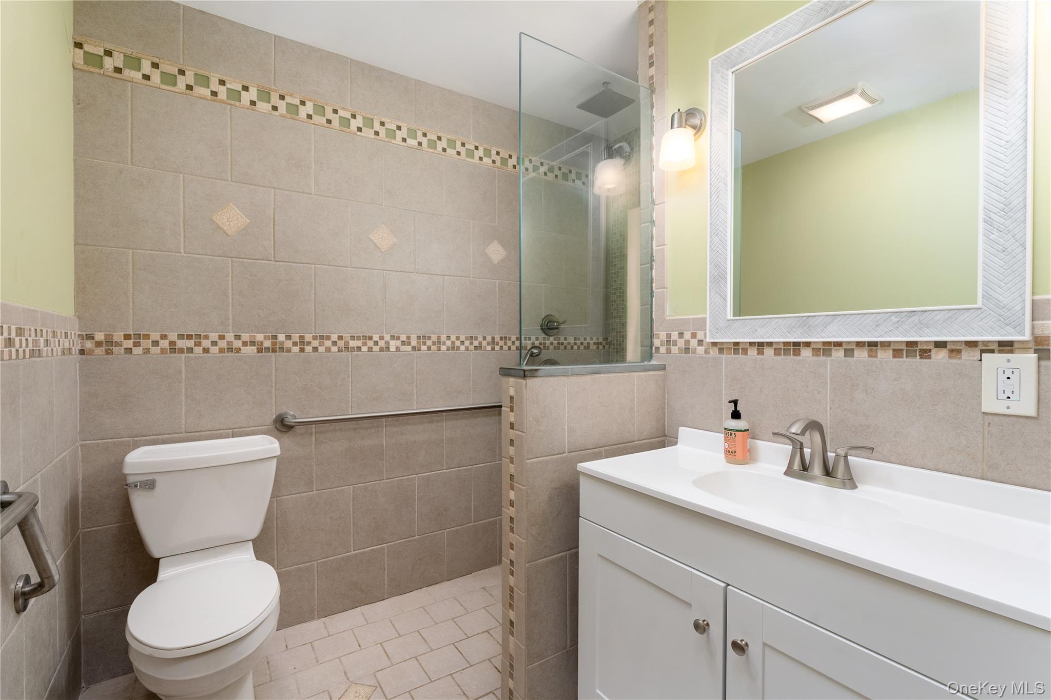 4 Acacia Road Property Photo 28