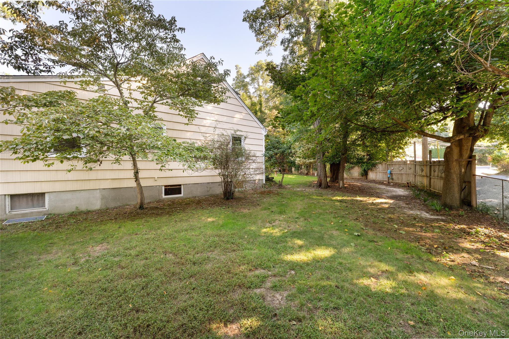 4 Acacia Road Property Photo 41