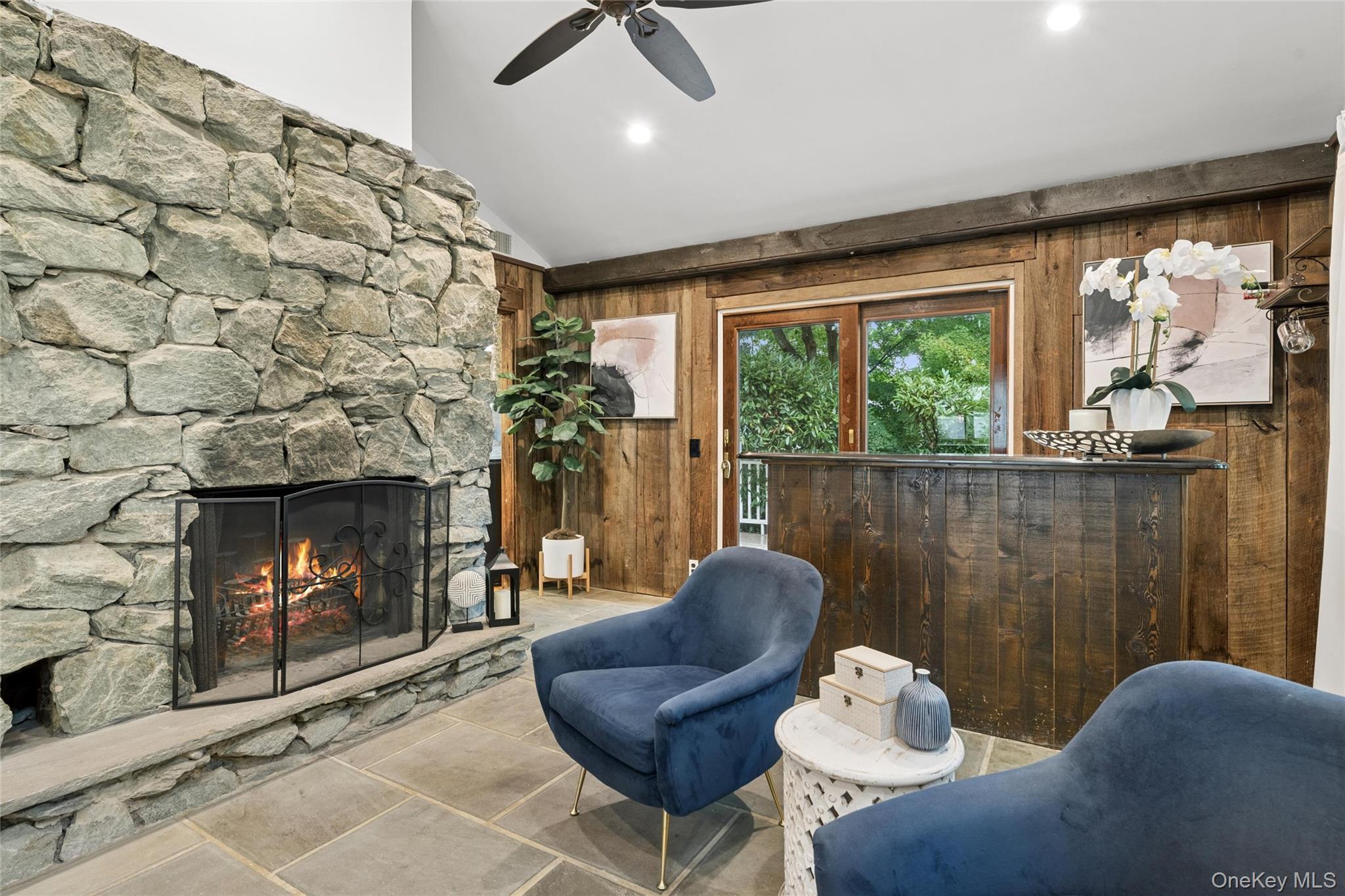 21 Edgewood Property Photo 15
