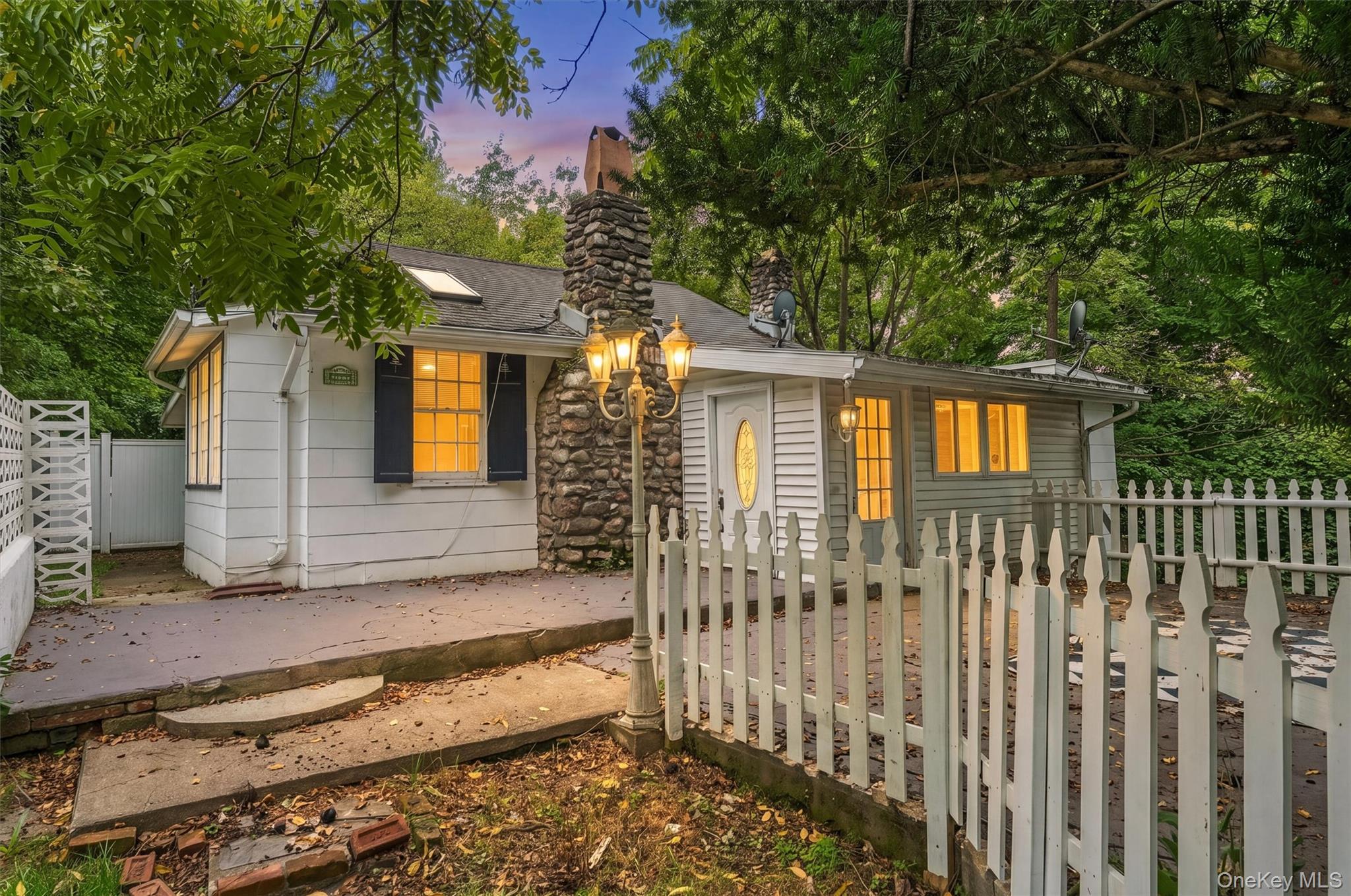 4 Hillside Trail Property Photo 1