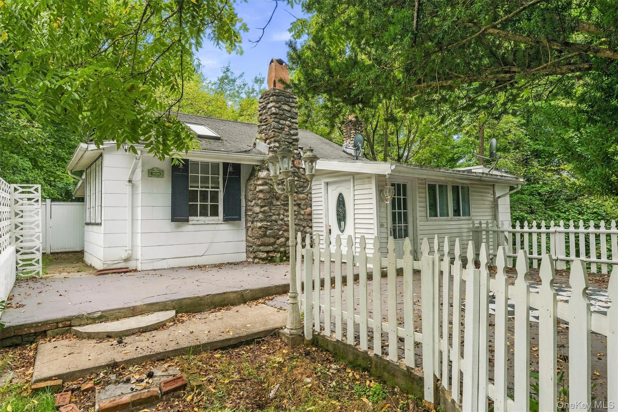 4 Hillside Trail Property Photo 3
